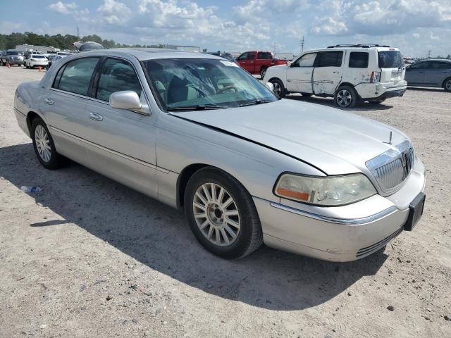 Photo 3 VIN: 1LNHM83W94Y663737 - LINCOLN TOWNCAR 