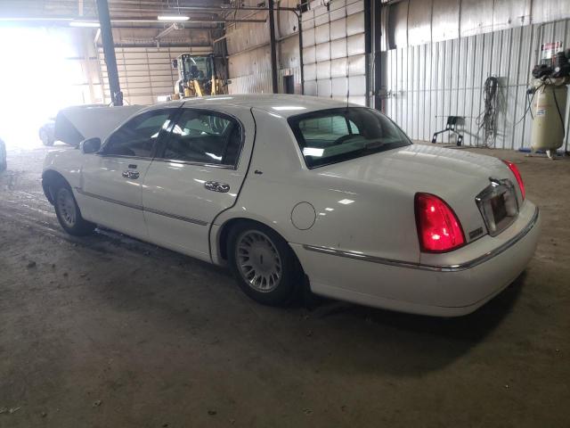 Photo 1 VIN: 1LNHM83WX1Y613943 - LINCOLN TOWNCAR 