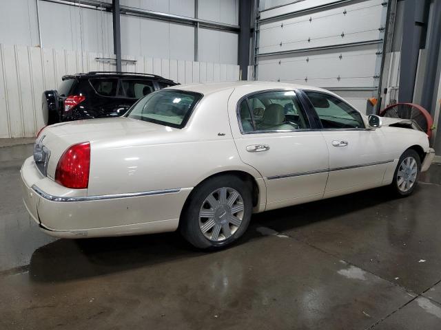 Photo 2 VIN: 1LNHM83WX3Y641289 - LINCOLN TOWN CAR C 