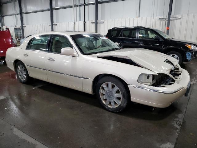 Photo 3 VIN: 1LNHM83WX3Y641289 - LINCOLN TOWN CAR C 