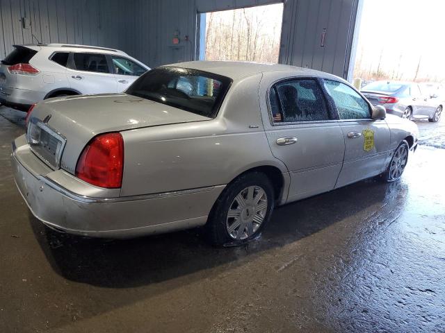 Photo 2 VIN: 1LNHM83WX4Y630665 - LINCOLN TOWN CAR U 