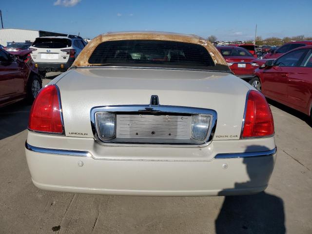 Photo 5 VIN: 1LNHM83WX4Y662113 - LINCOLN TOWNCAR 