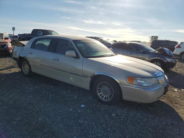 Photo 3 VIN: 1LNHM85W01Y653512 - LINCOLN TOWNCAR 