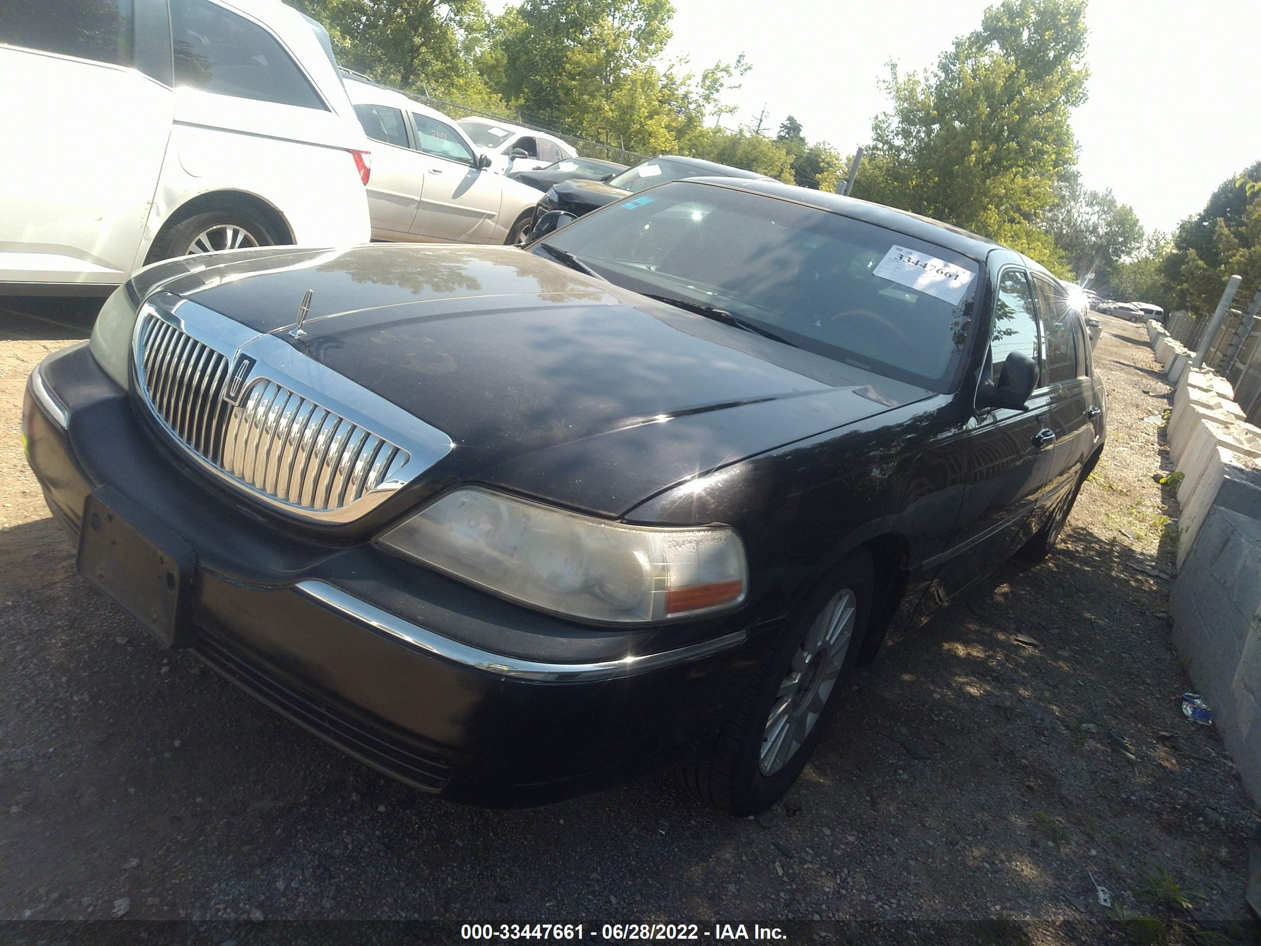 Photo 1 VIN: 1LNHM85W85Y657250 - LINCOLN TOWN CAR 