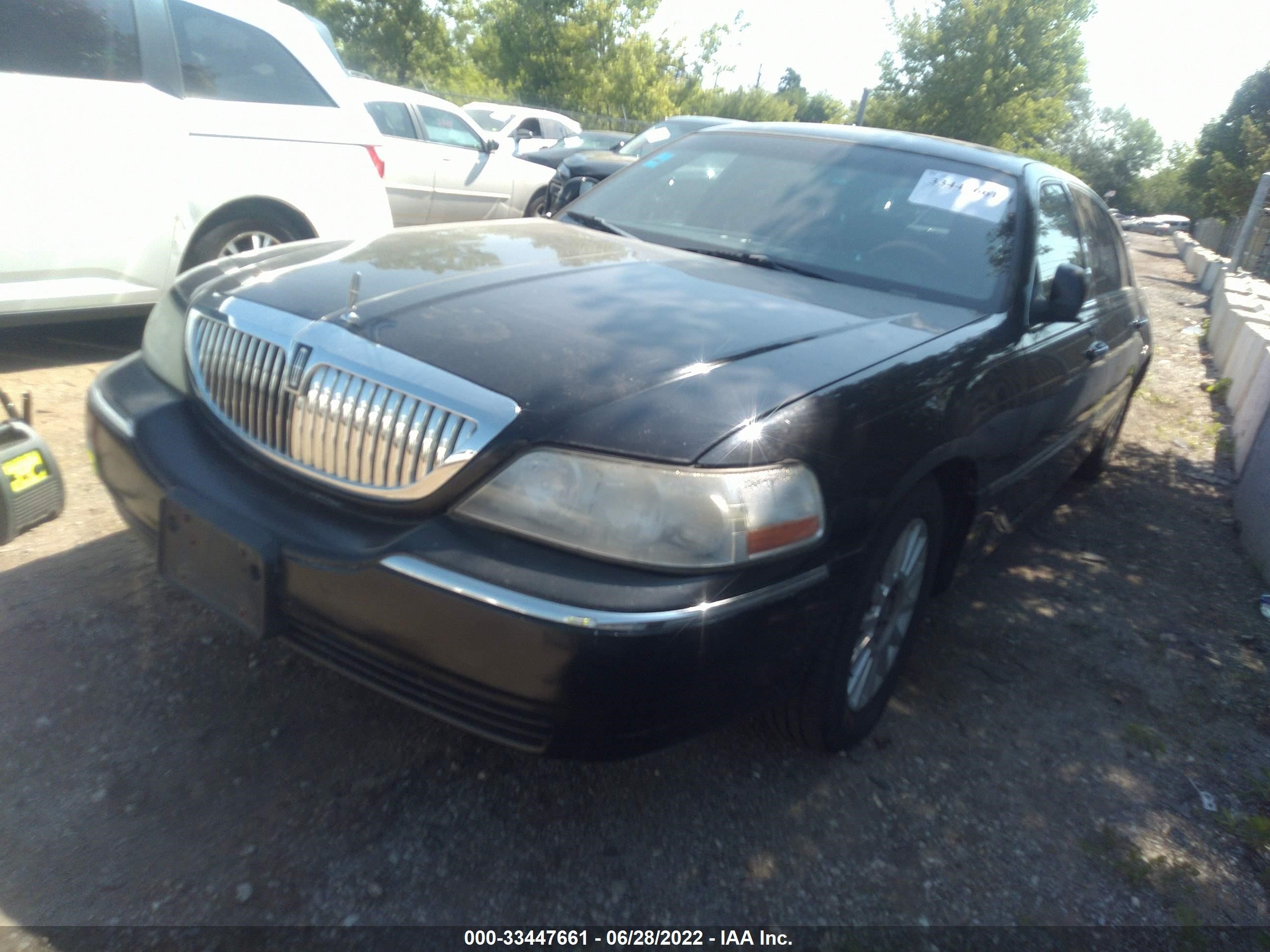 Photo 5 VIN: 1LNHM85W85Y657250 - LINCOLN TOWN CAR 