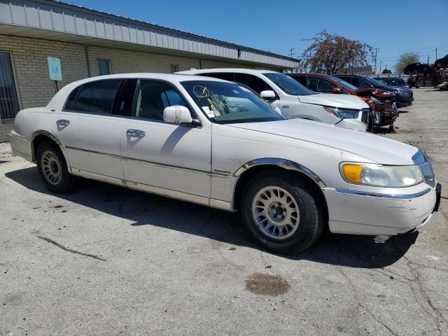 Photo 3 VIN: 1LNHM85W91Y733505 - LINCOLN TOWNCAR 