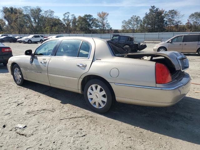 Photo 1 VIN: 1LNHM85W94Y672371 - LINCOLN TOWN CAR U 