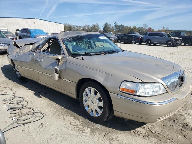 Photo 3 VIN: 1LNHM85W94Y672371 - LINCOLN TOWN CAR U 