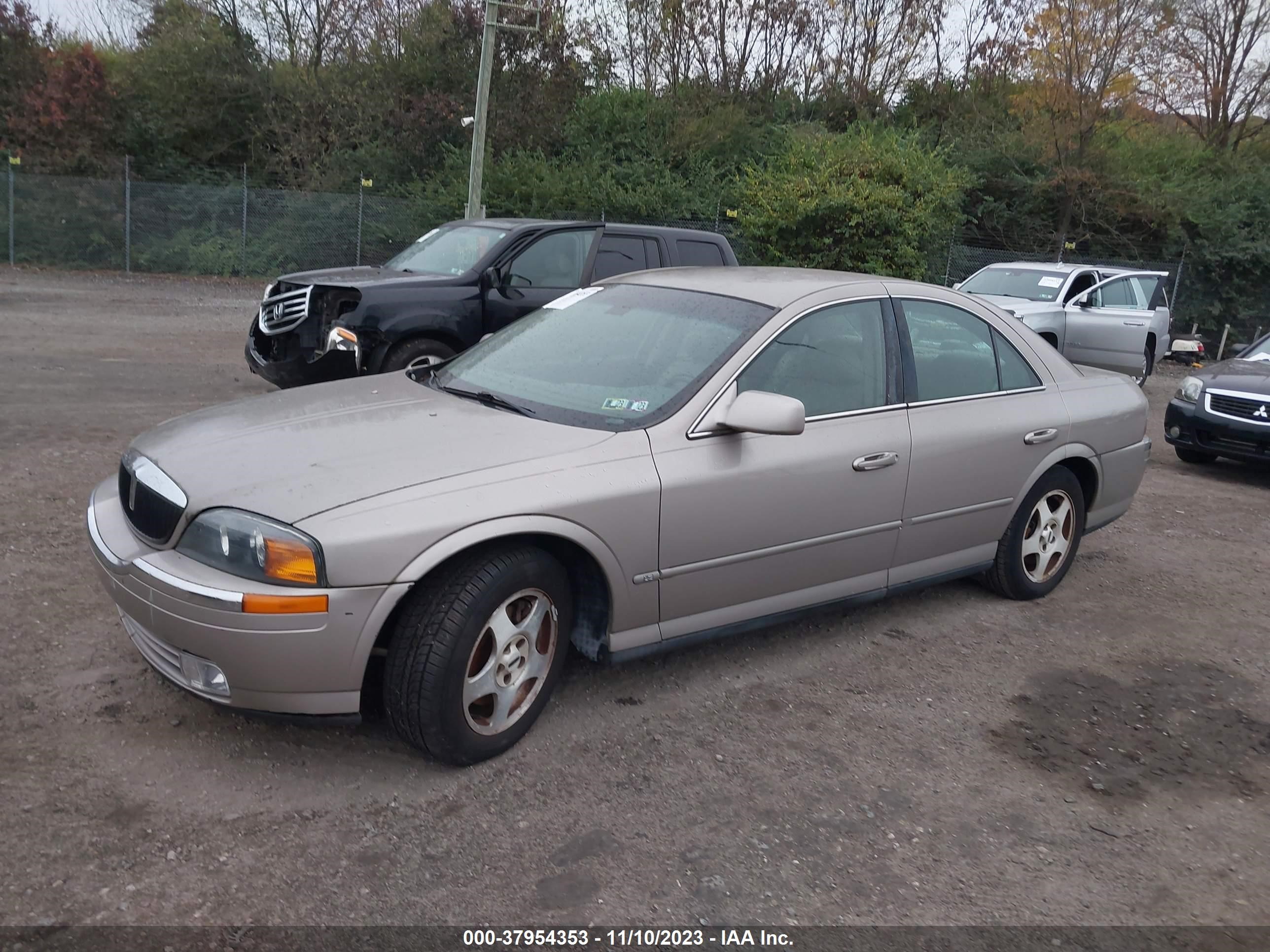 Photo 1 VIN: 1LNHM86521Y617476 - LINCOLN LS 