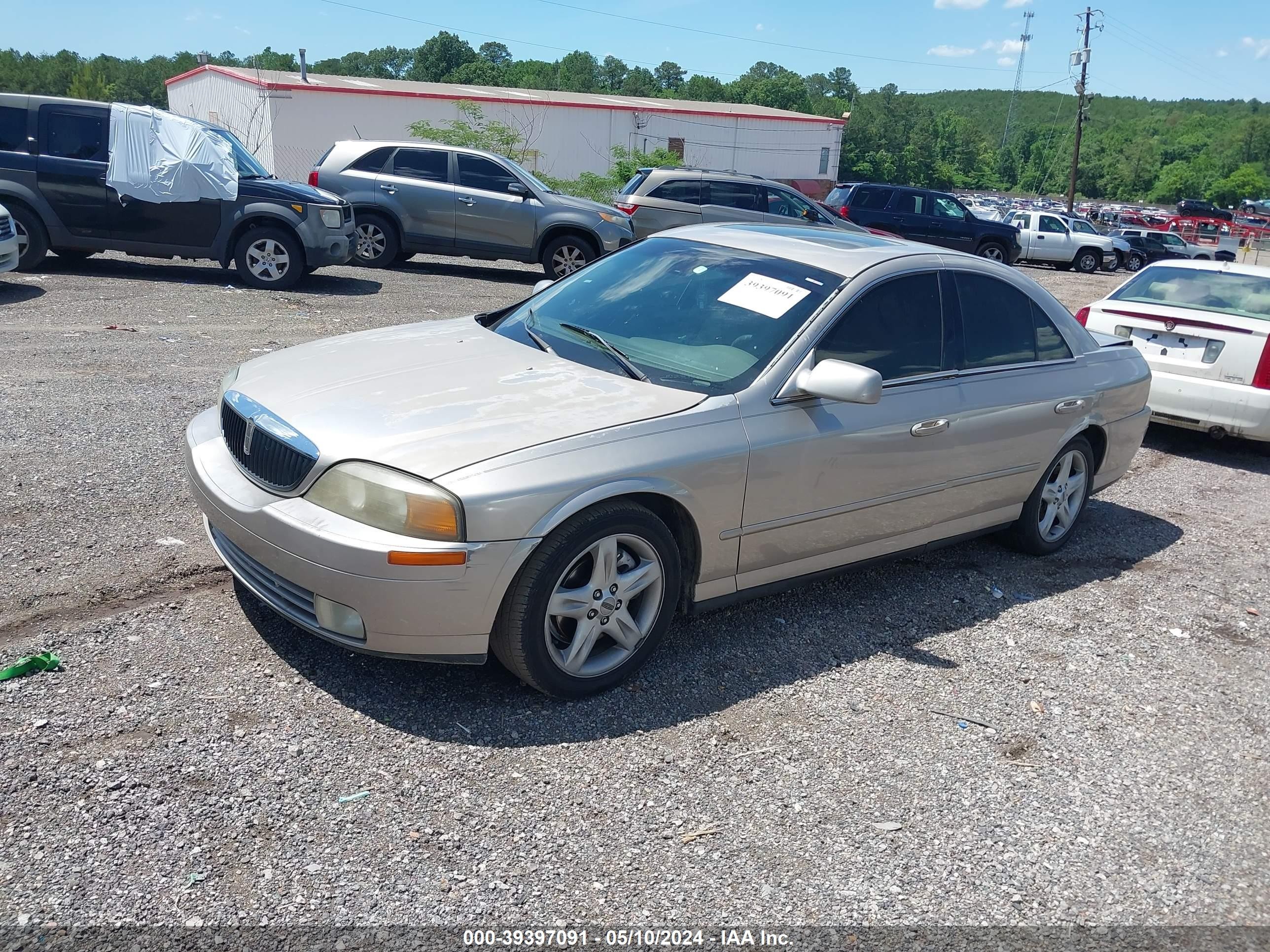 Photo 1 VIN: 1LNHM86S02Y601973 - LINCOLN LS 