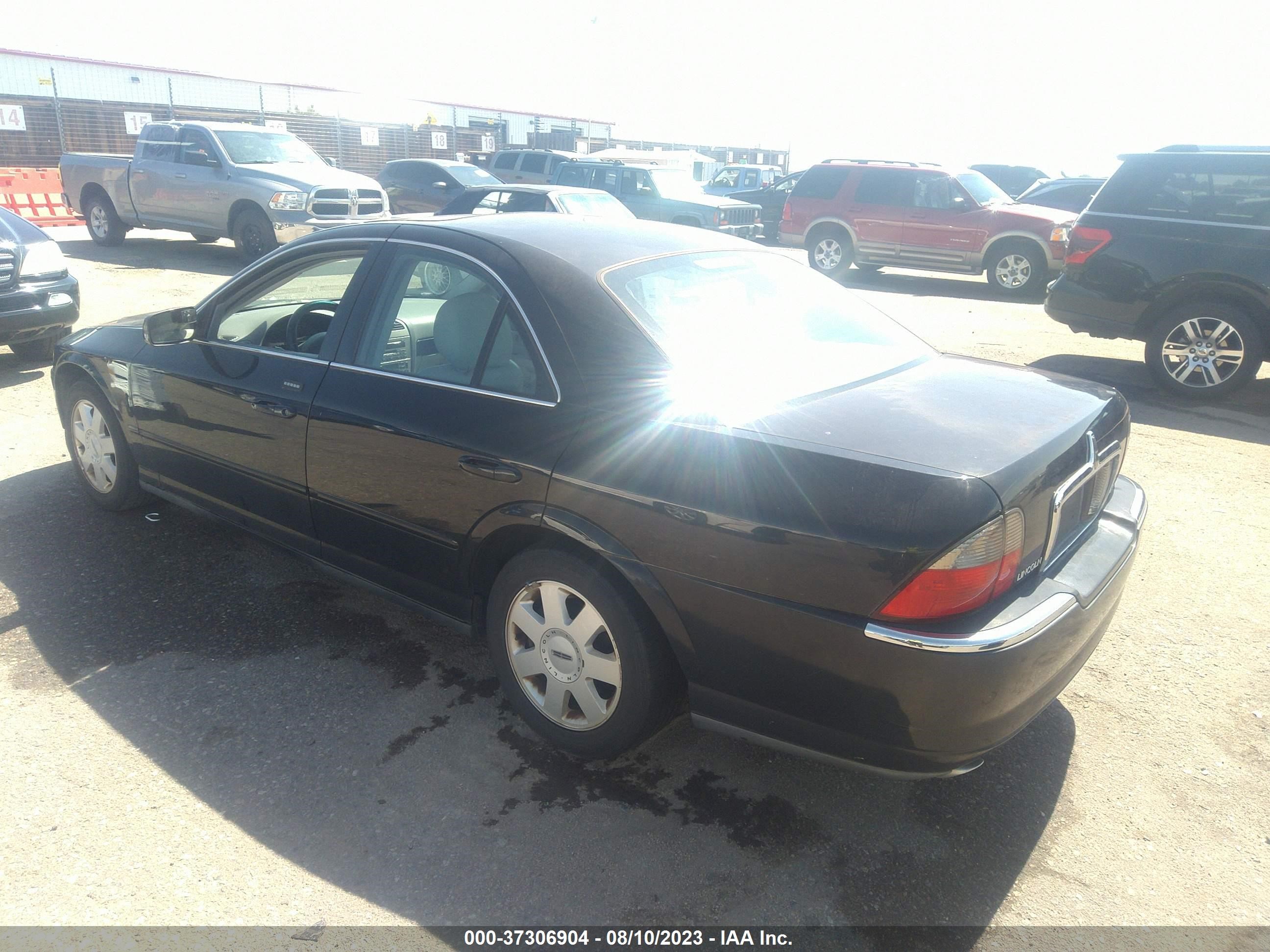 Photo 2 VIN: 1LNHM86S34Y664102 - LINCOLN LS 