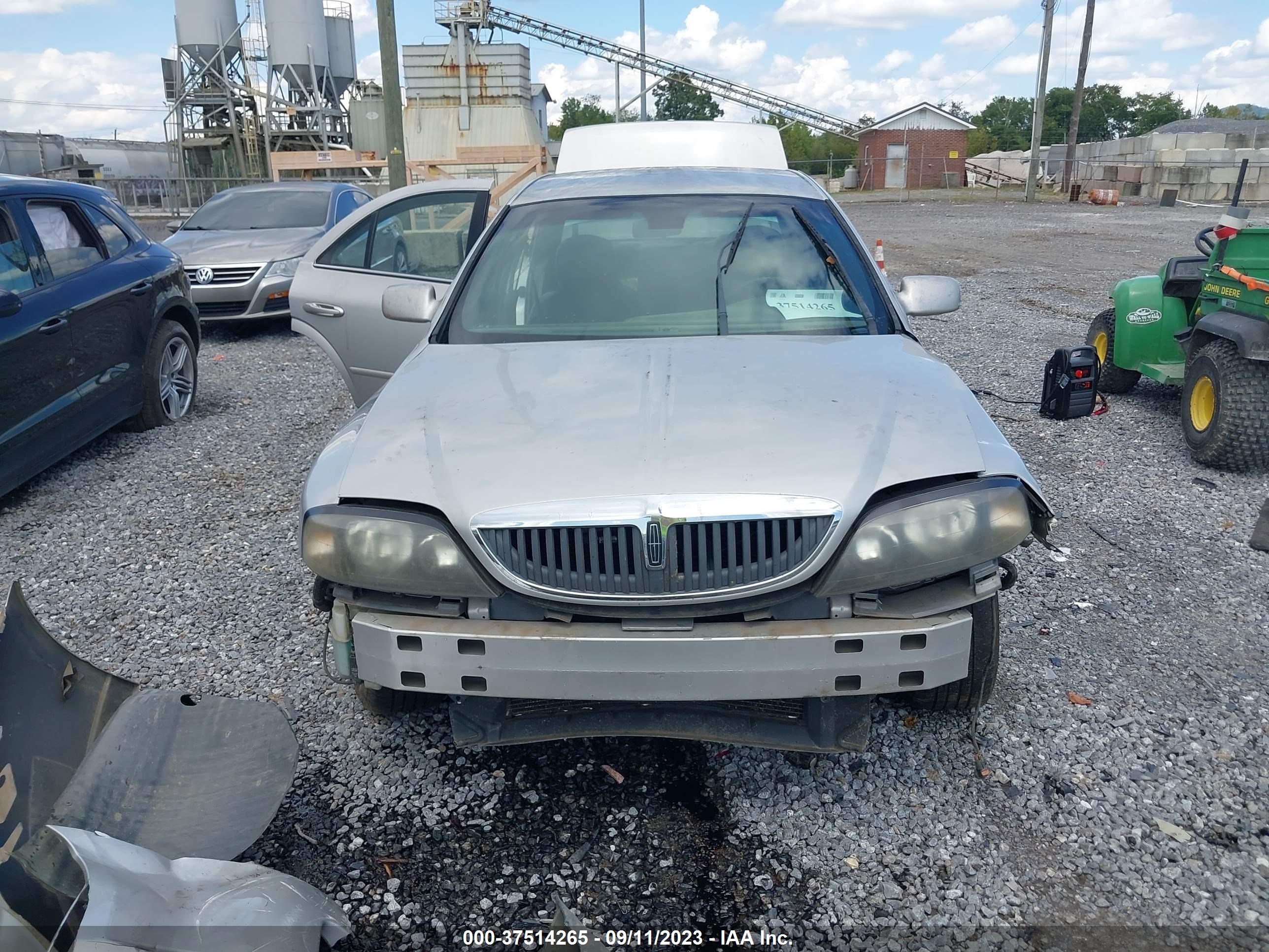 Photo 12 VIN: 1LNHM86S34Y681322 - LINCOLN LS 