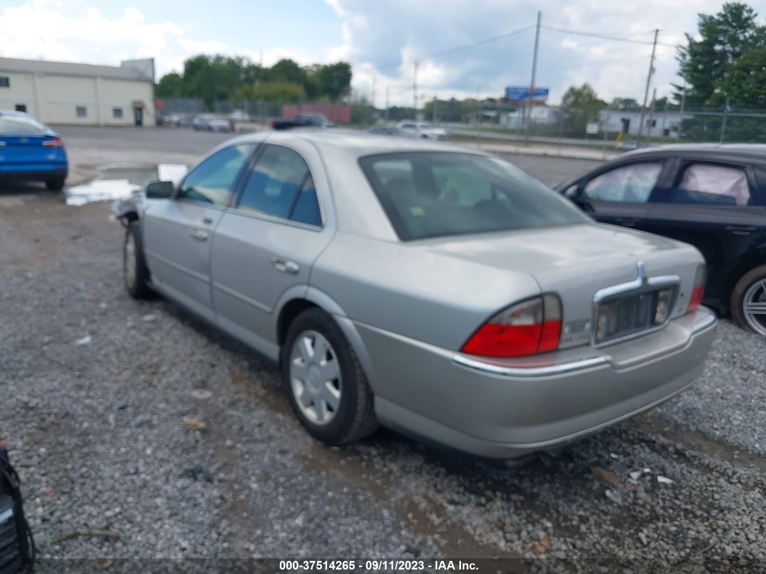 Photo 2 VIN: 1LNHM86S34Y681322 - LINCOLN LS 