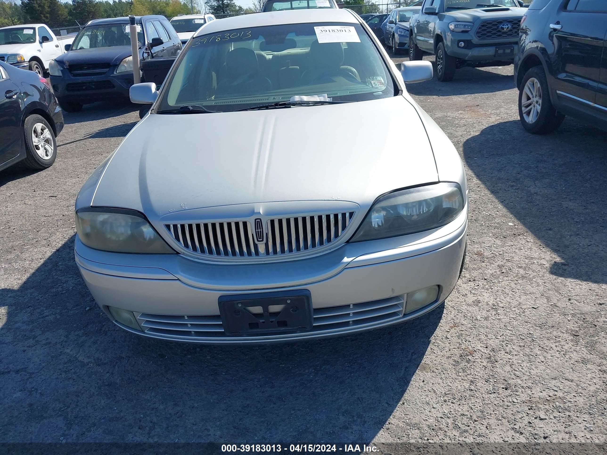 Photo 5 VIN: 1LNHM86S35Y600918 - LINCOLN LS 