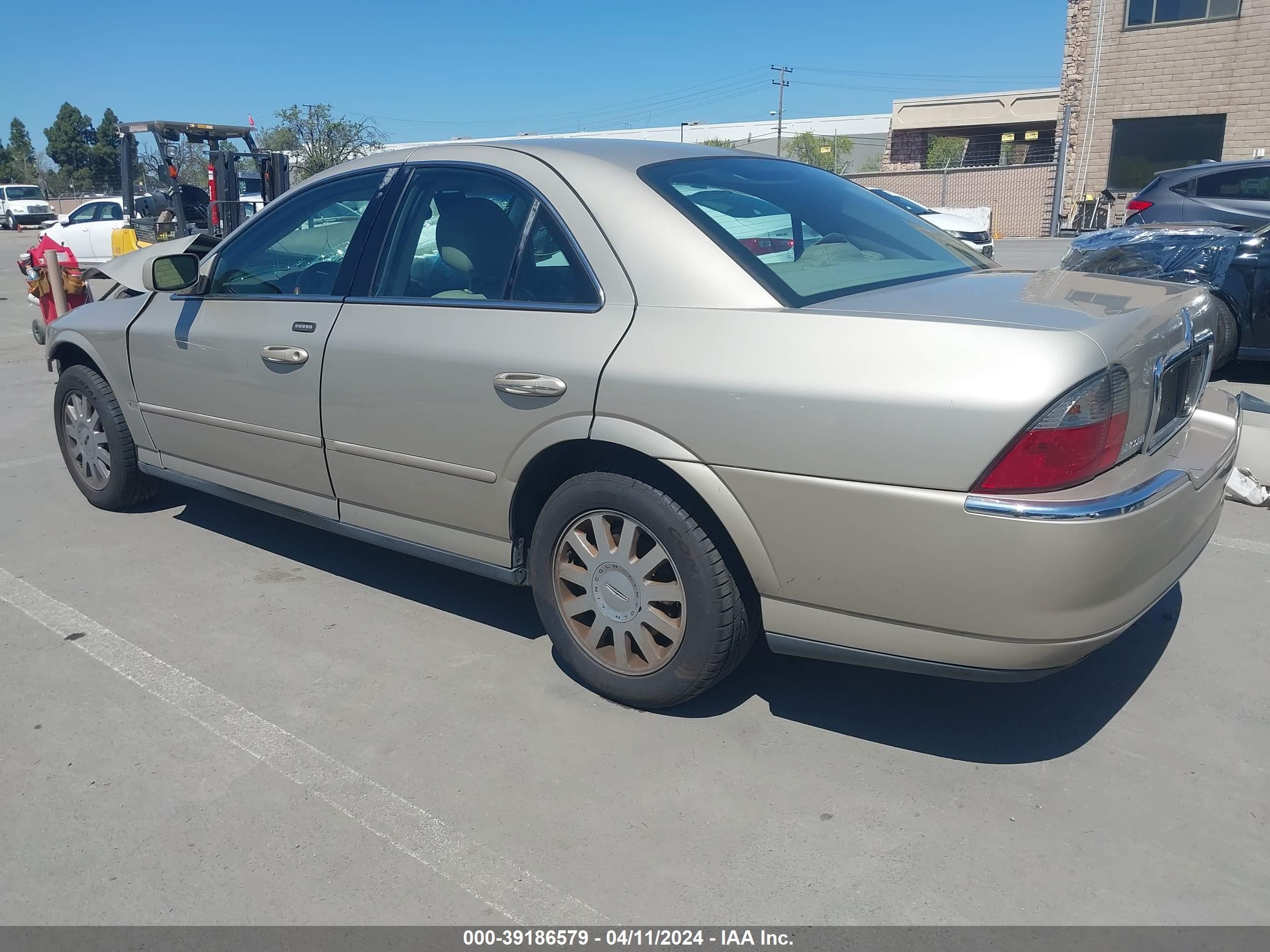 Photo 2 VIN: 1LNHM86S44Y642948 - LINCOLN LS 