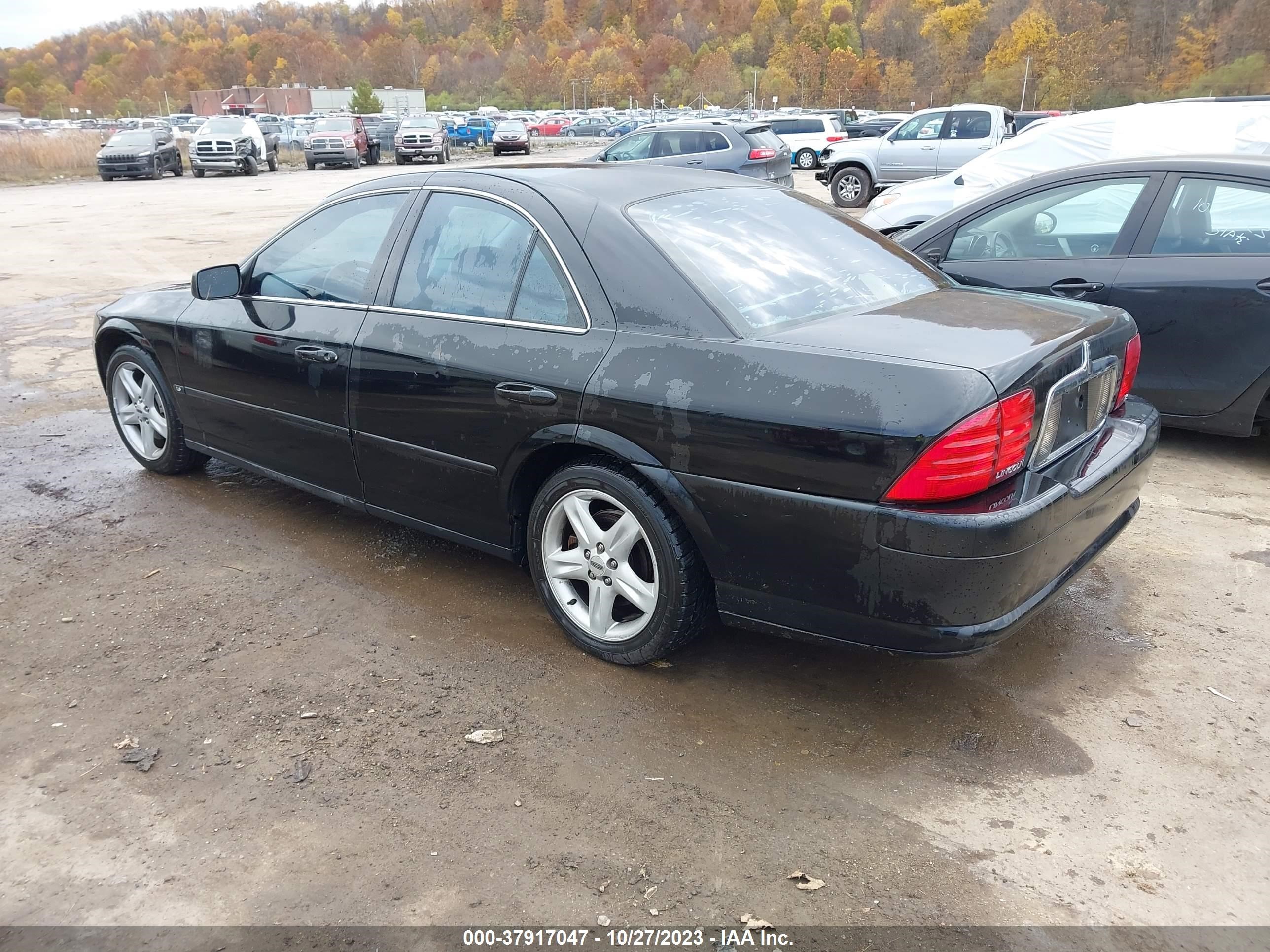 Photo 2 VIN: 1LNHM86S51Y668003 - LINCOLN LS 