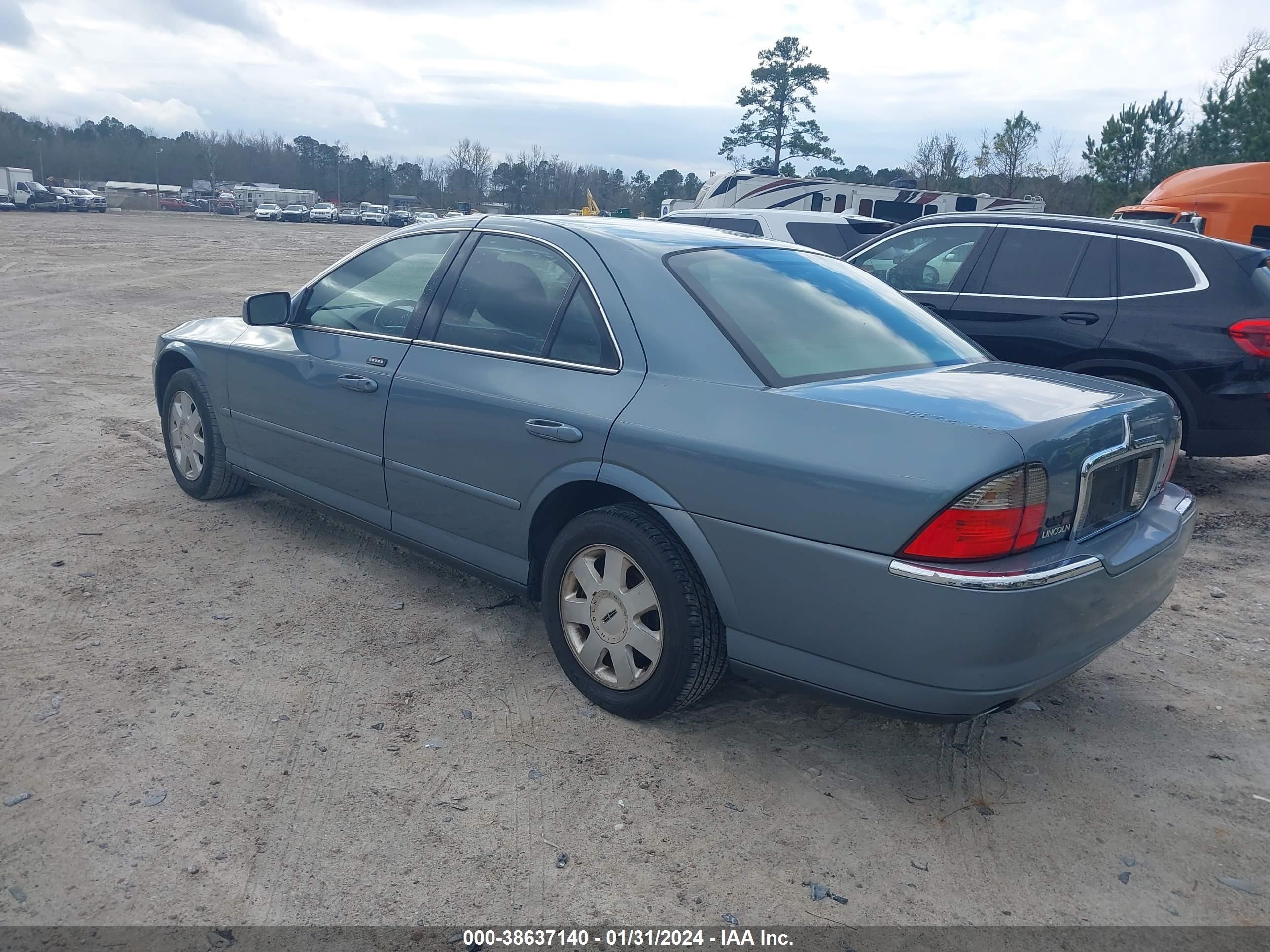 Photo 2 VIN: 1LNHM86S53Y702654 - LINCOLN LS 