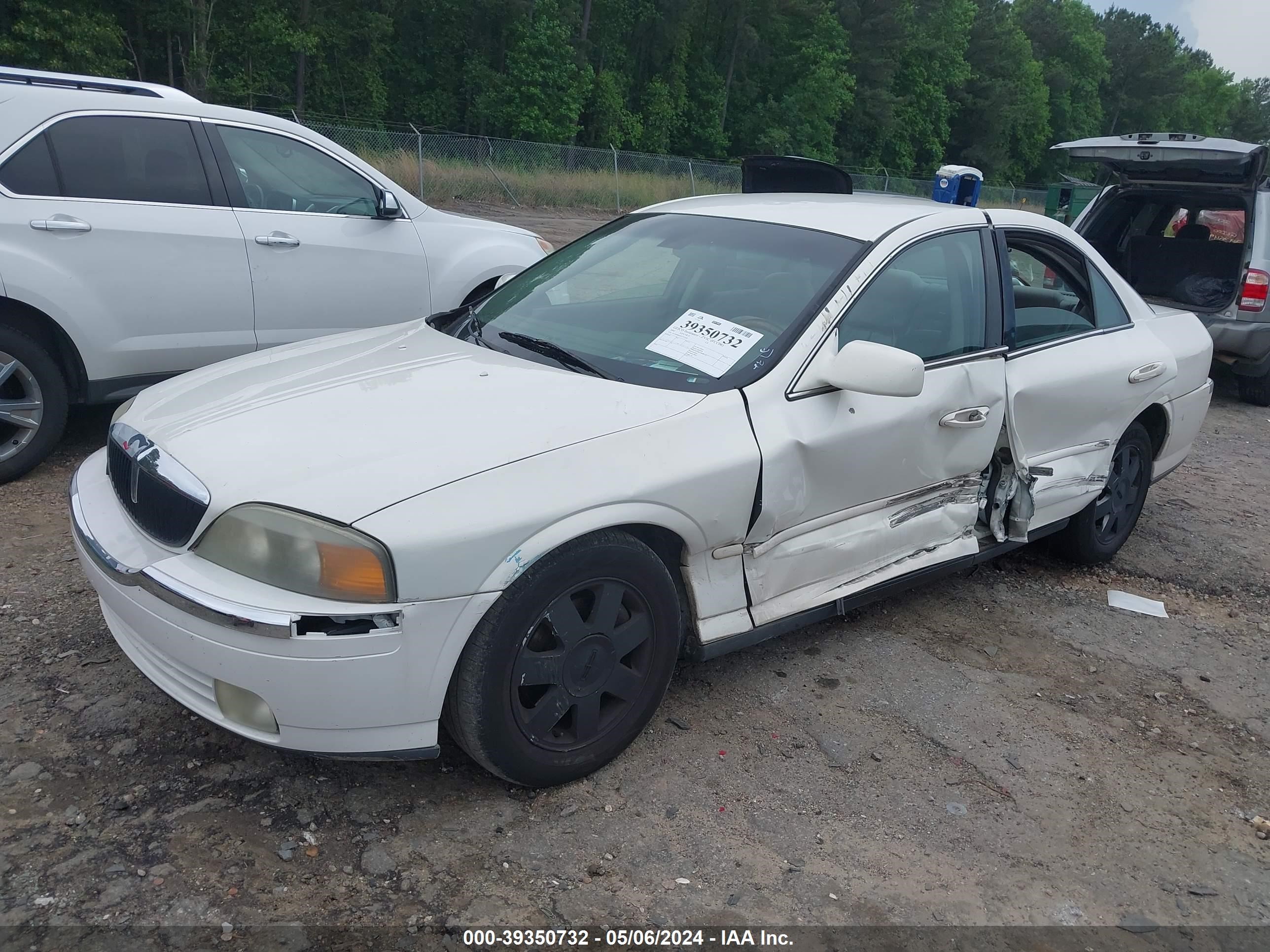 Photo 1 VIN: 1LNHM86S62Y713242 - LINCOLN LS 