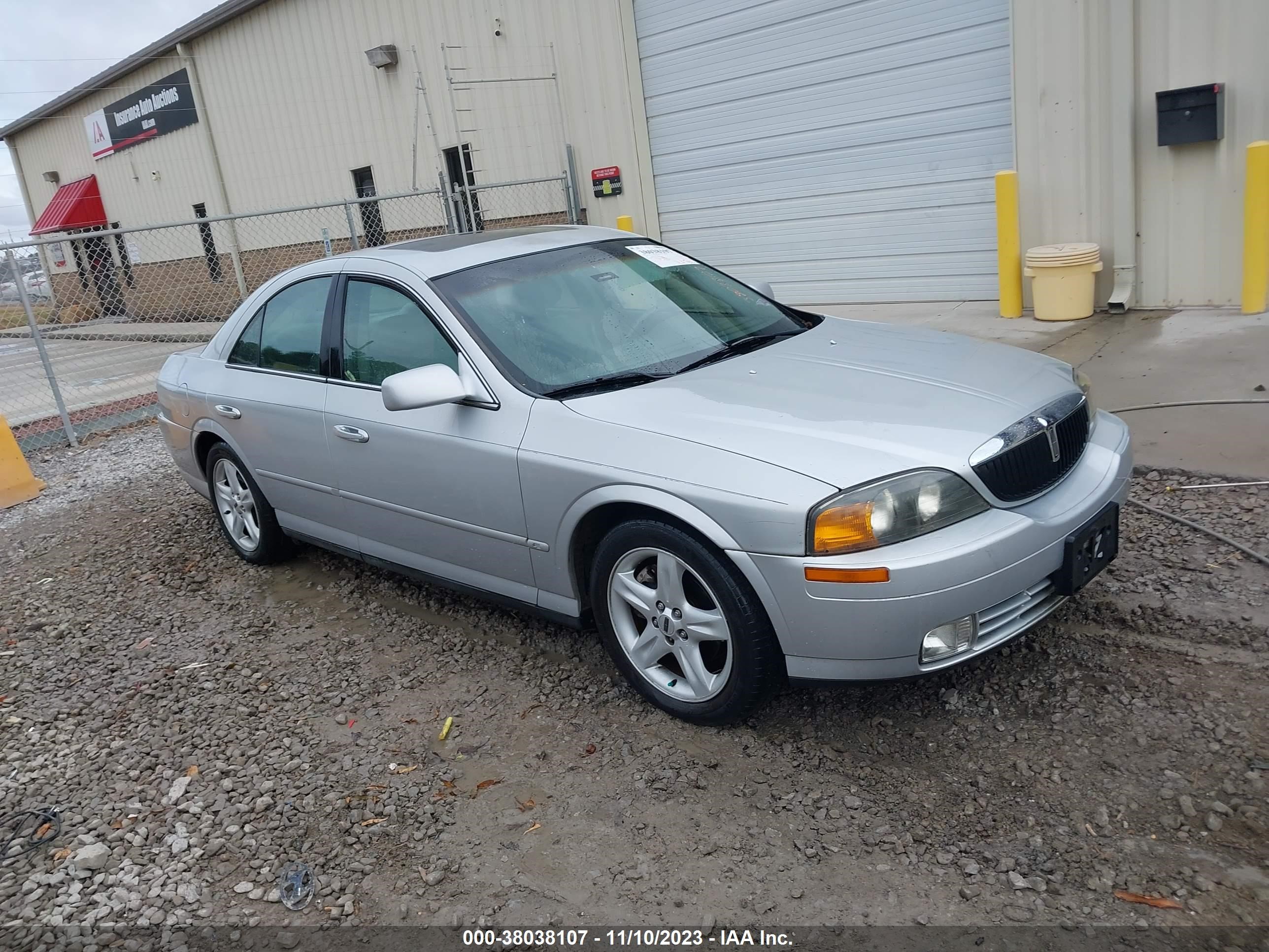 Photo 0 VIN: 1LNHM86S7YY926435 - LINCOLN LS 