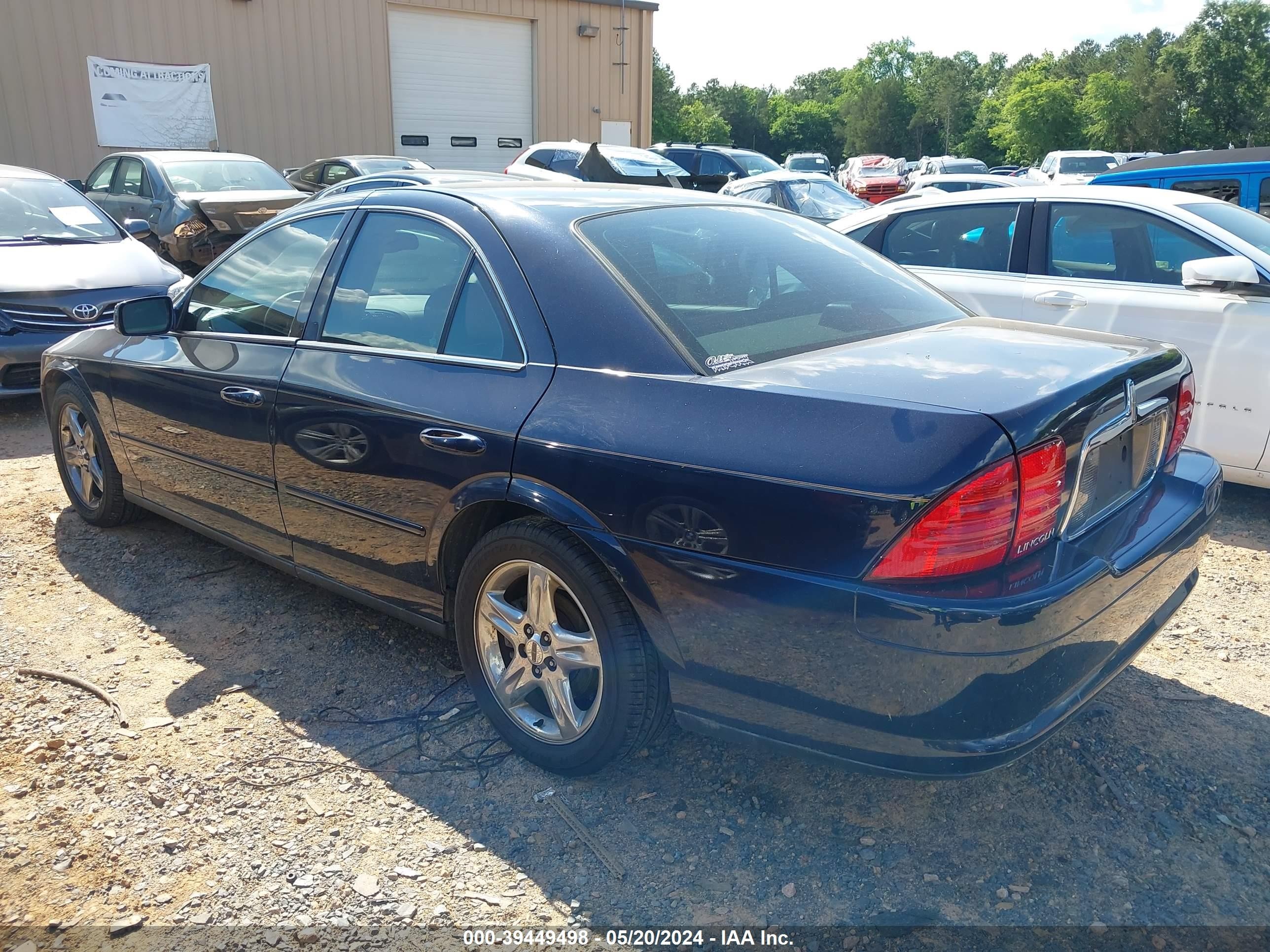 Photo 2 VIN: 1LNHM86S81Y714505 - LINCOLN LS 