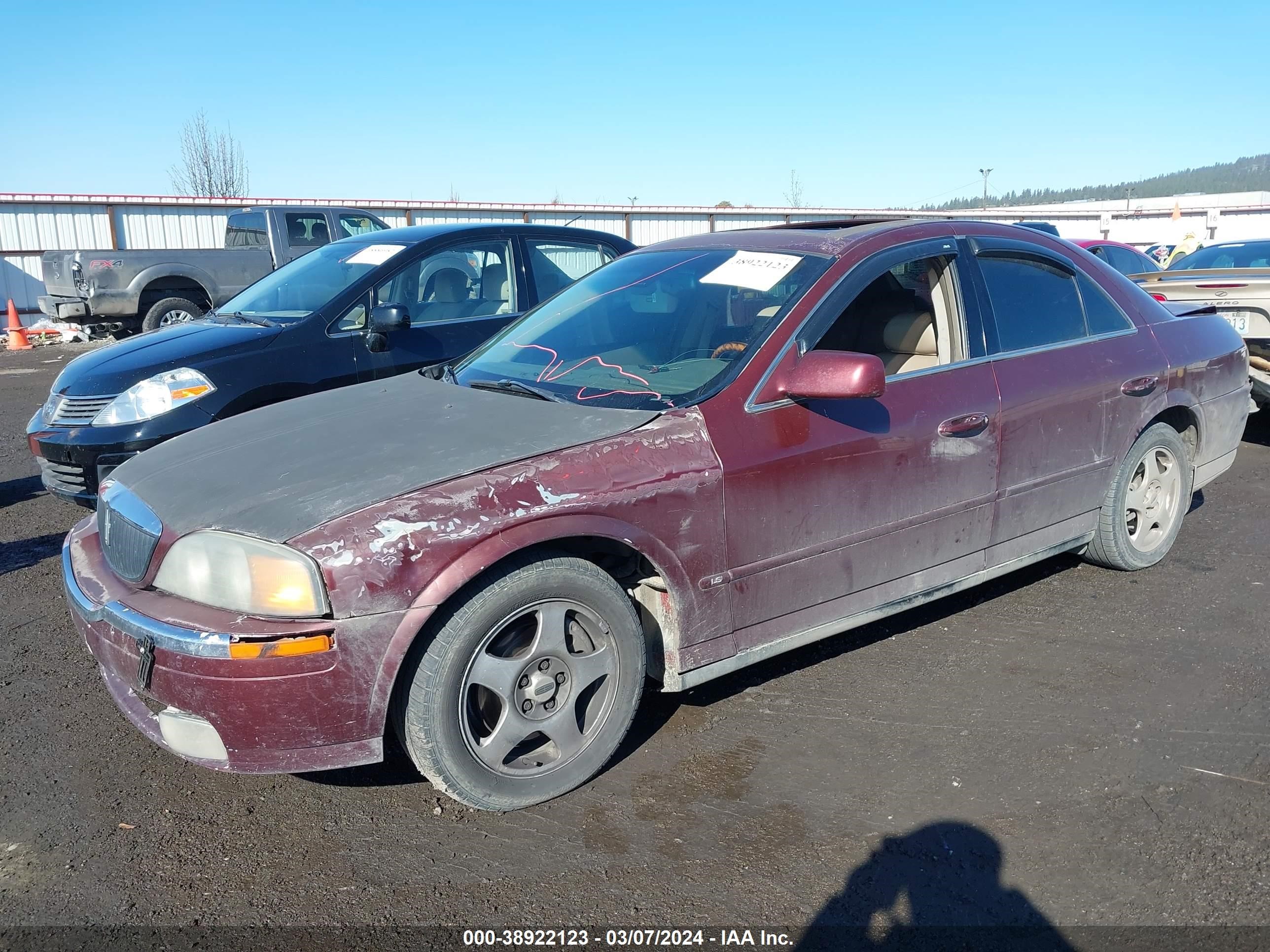 Photo 1 VIN: 1LNHM86S91Y681188 - LINCOLN LS 