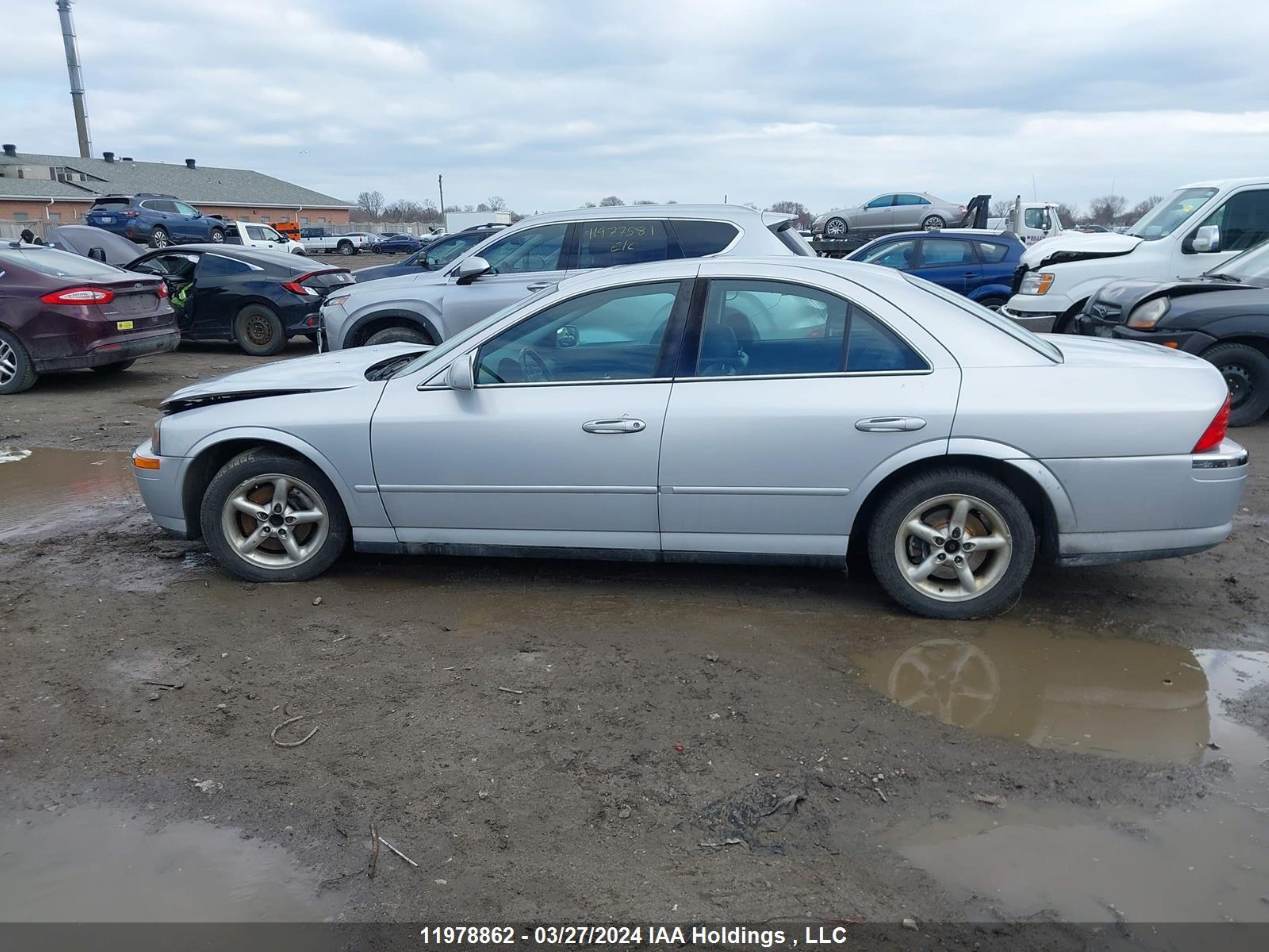 Photo 14 VIN: 1LNHM86SX2Y655734 - LINCOLN LS 