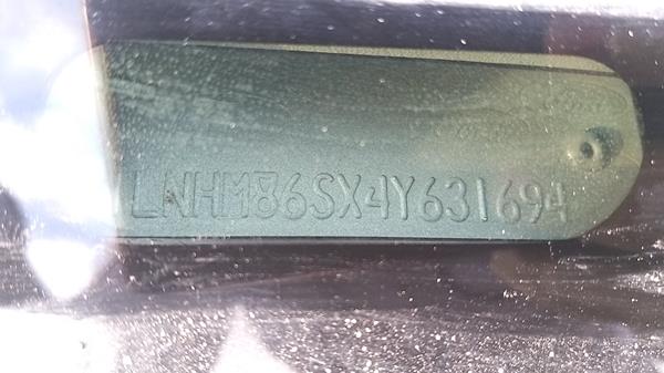 Photo 2 VIN: 1LNHM86SX4Y631694 - LINCOLN LS 