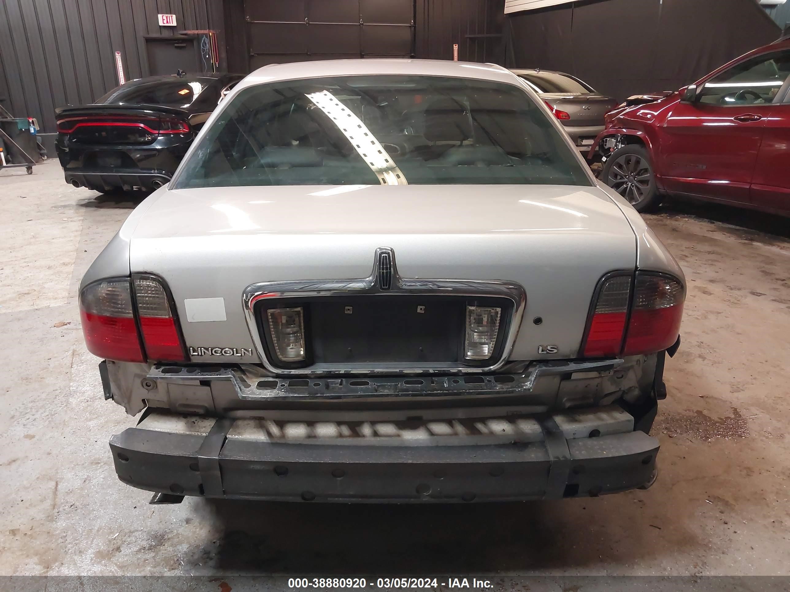 Photo 5 VIN: 1LNHM86SX4Y642274 - LINCOLN LS 