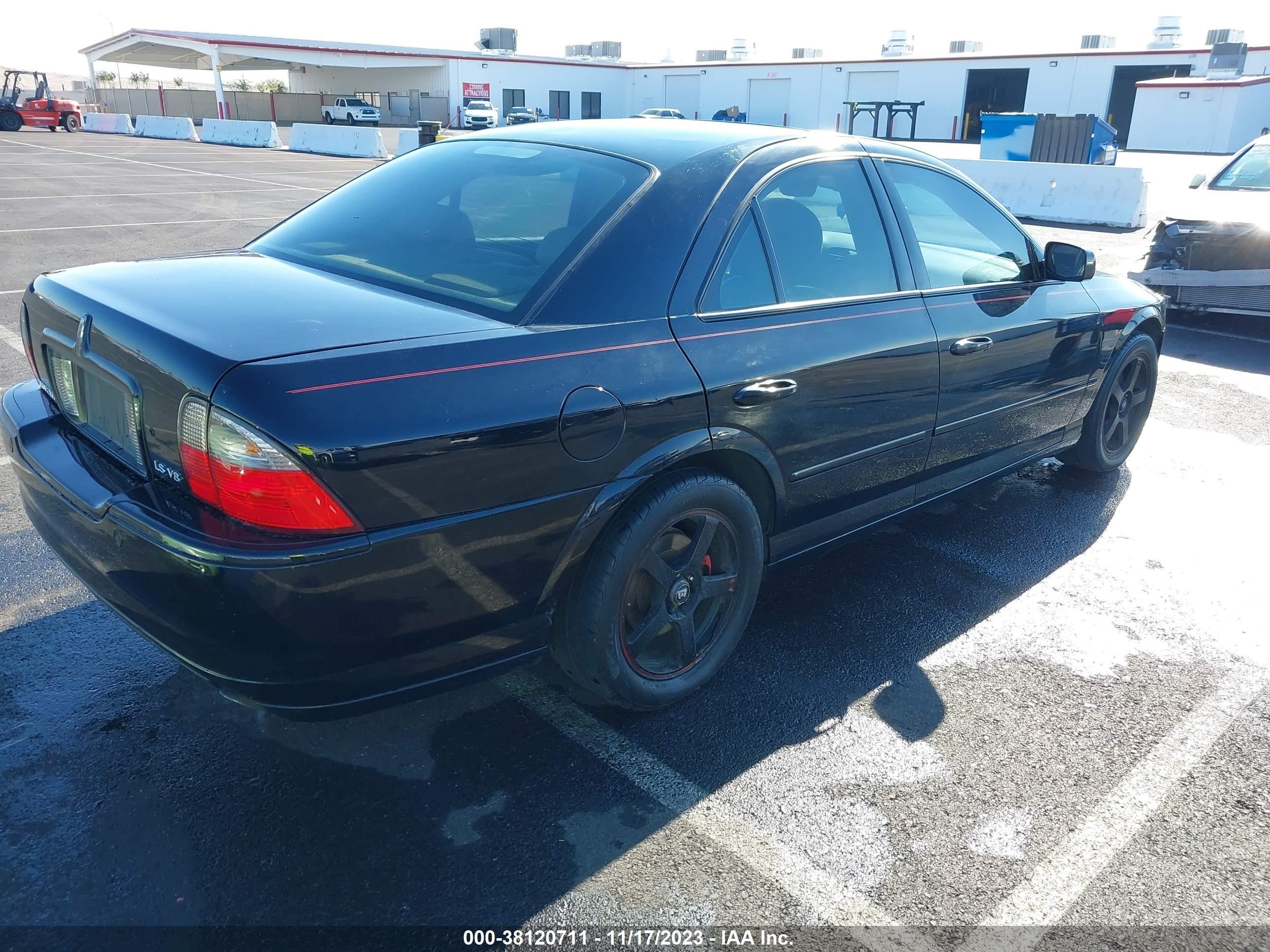 Photo 3 VIN: 1LNHM87A06Y639831 - LINCOLN LS 