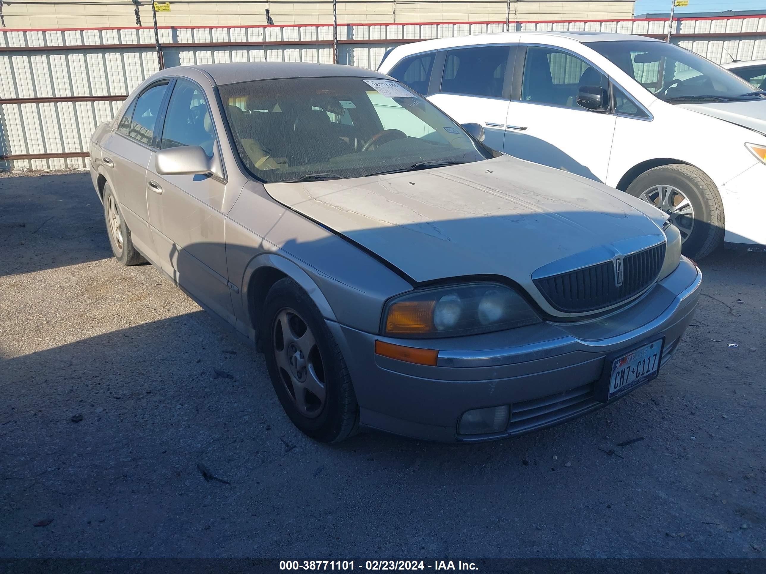 Photo 0 VIN: 1LNHM87A0YY872367 - LINCOLN LS 