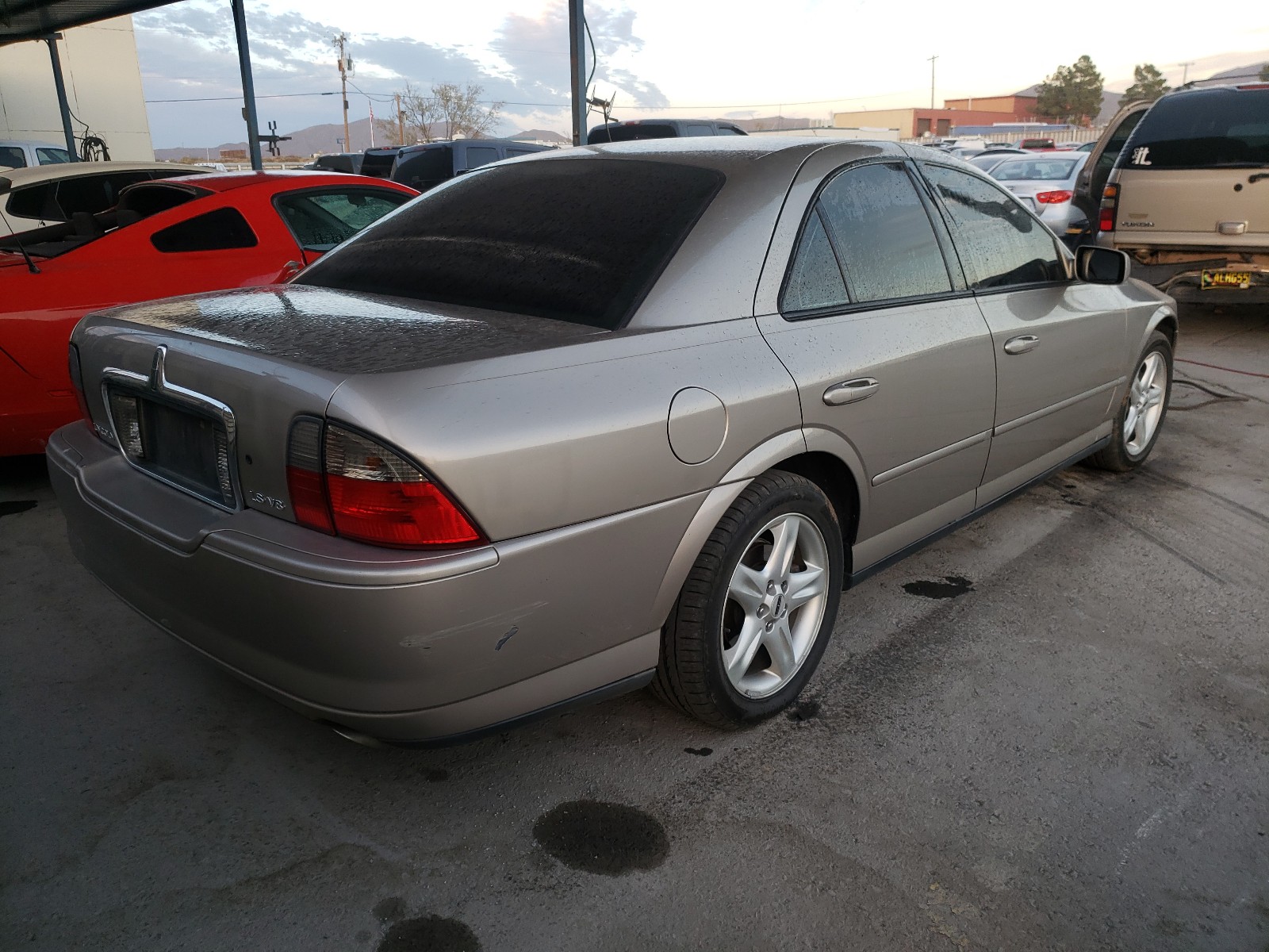 Photo 3 VIN: 1LNHM87A33Y690963 - LINCOLN LS 