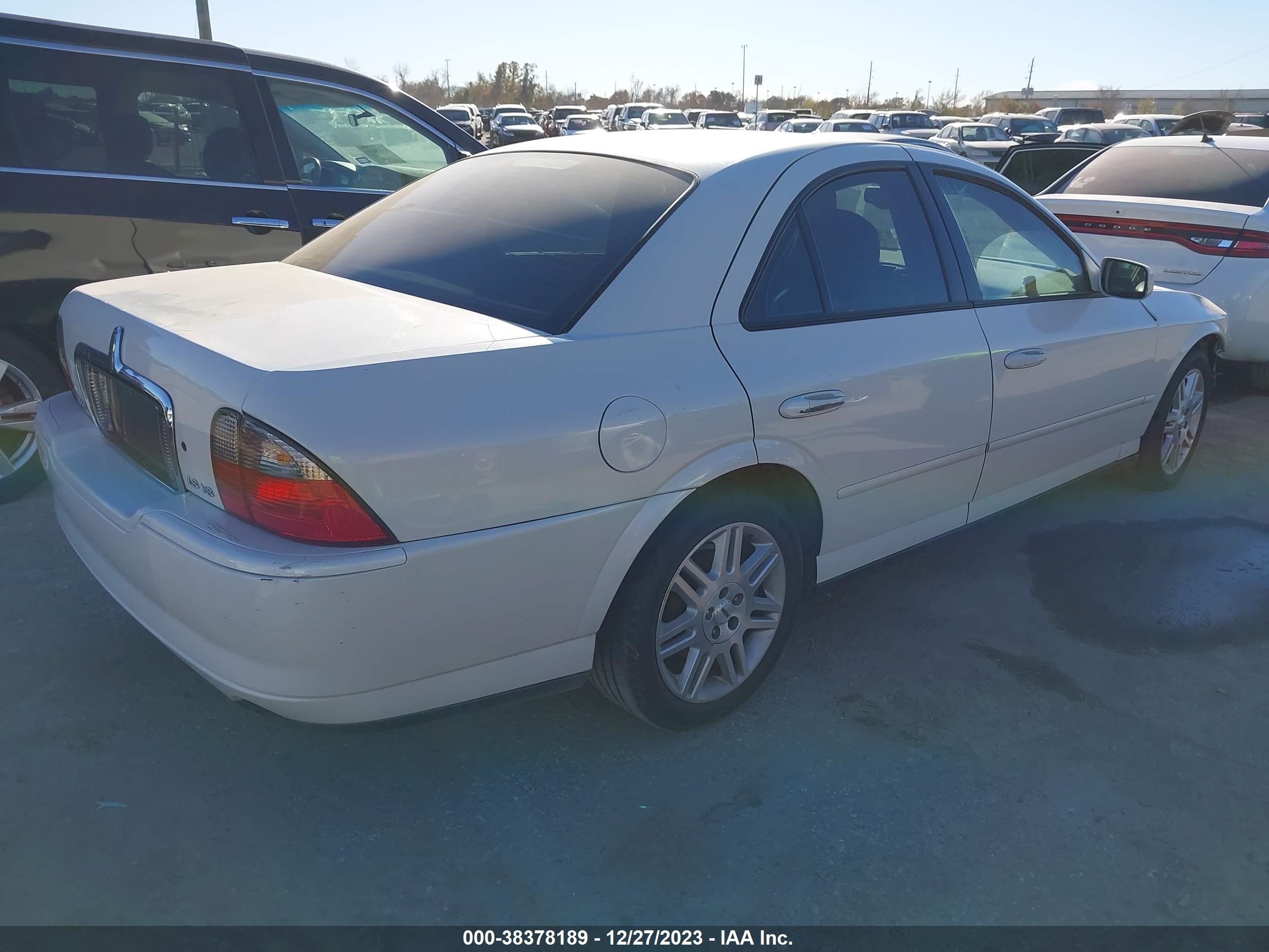 Photo 3 VIN: 1LNHM87A34Y610854 - LINCOLN LS 