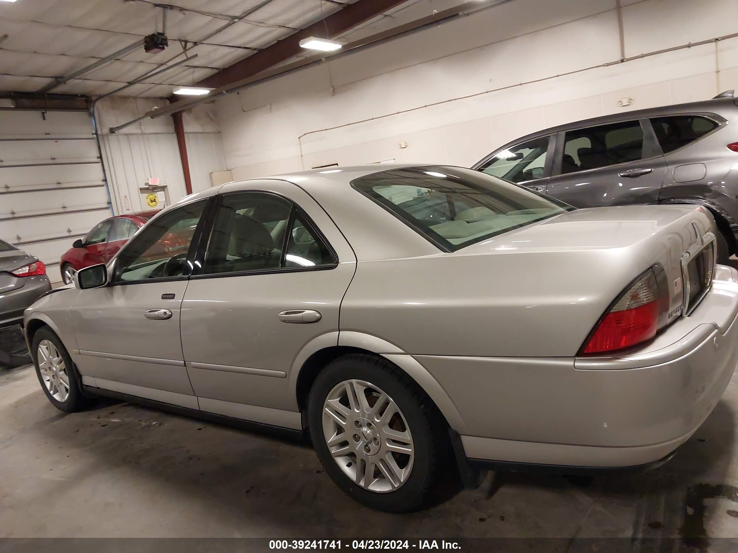 Photo 14 VIN: 1LNHM87A44Y630028 - LINCOLN LS 