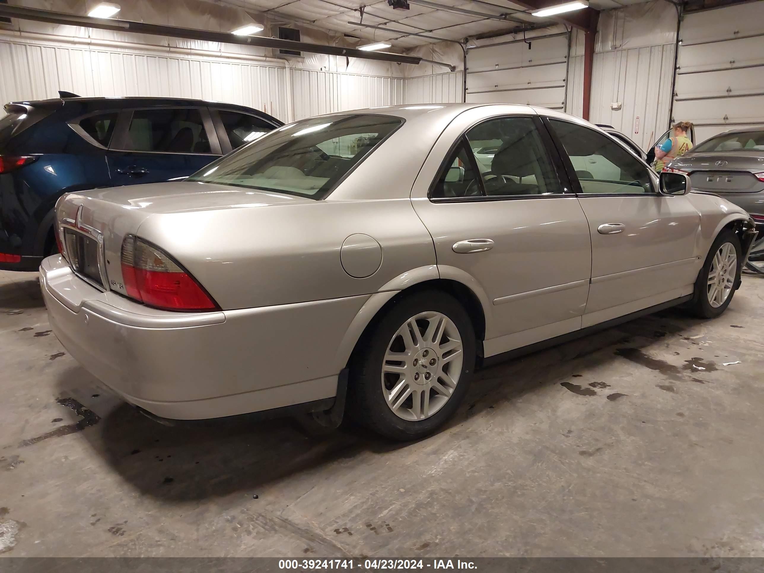 Photo 3 VIN: 1LNHM87A44Y630028 - LINCOLN LS 