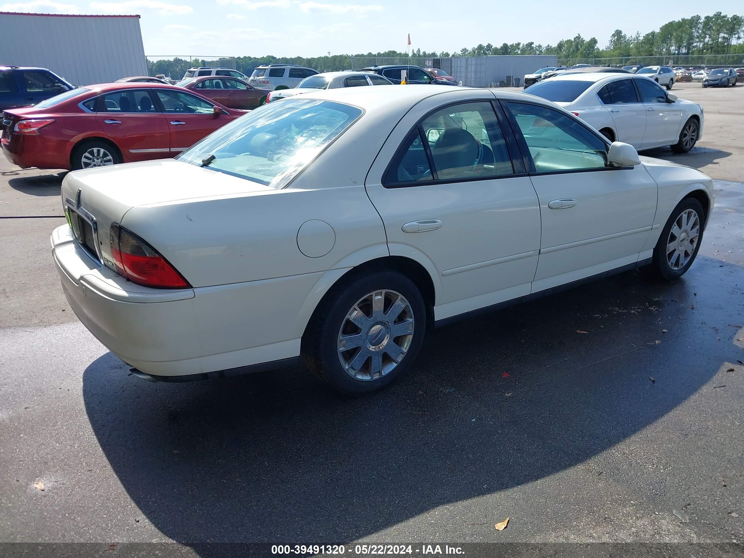 Photo 3 VIN: 1LNHM87A45Y660860 - LINCOLN LS 