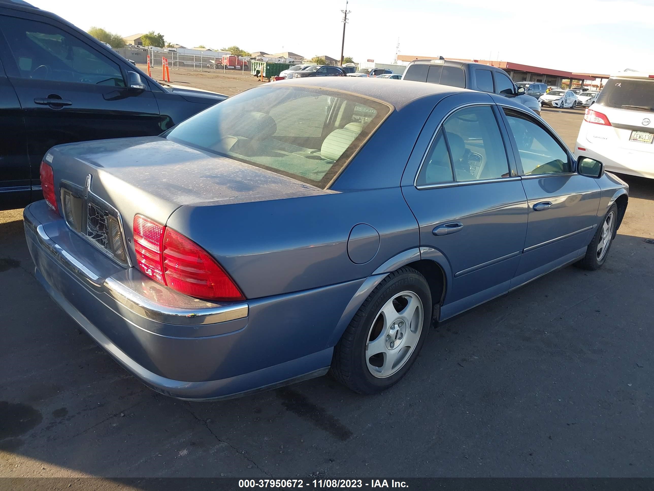 Photo 3 VIN: 1LNHM87A4YY893030 - LINCOLN LS 