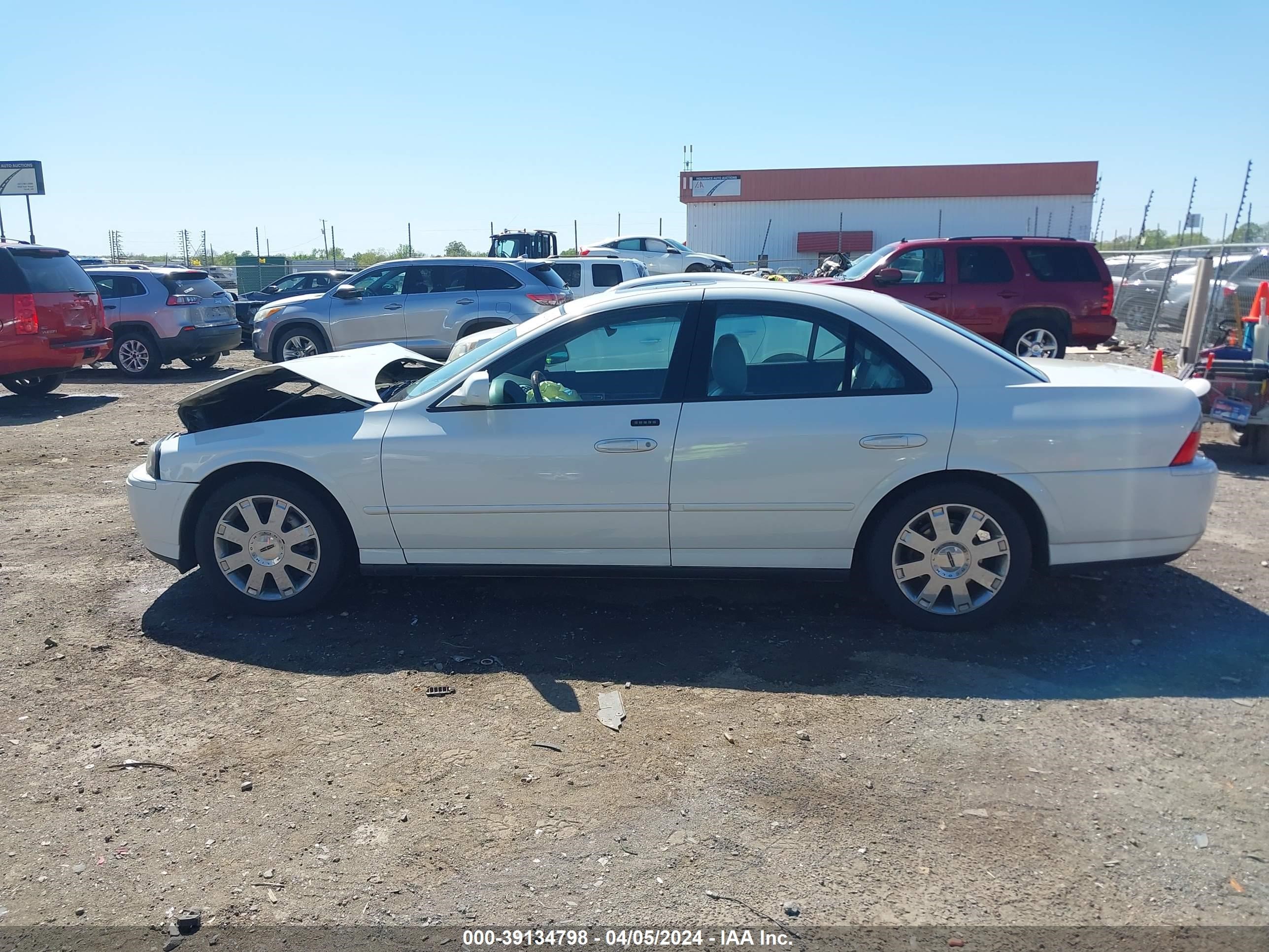 Photo 12 VIN: 1LNHM87A53Y705513 - LINCOLN LS 