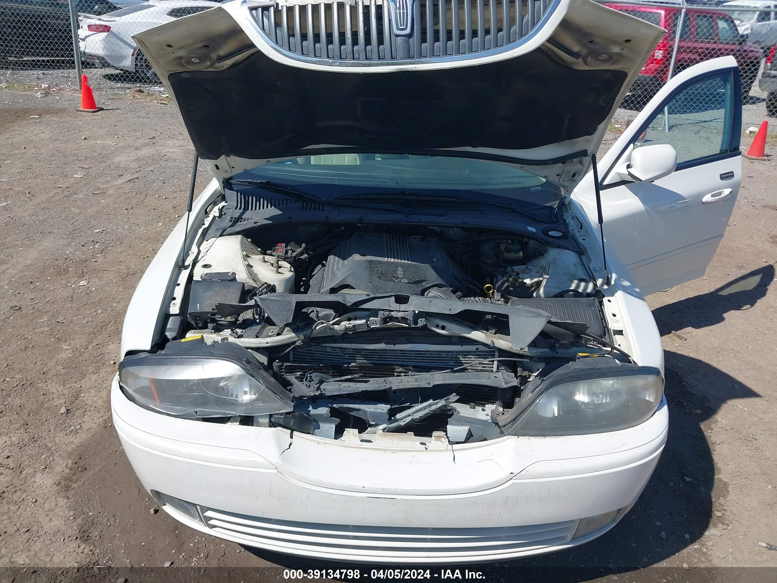 Photo 9 VIN: 1LNHM87A53Y705513 - LINCOLN LS 