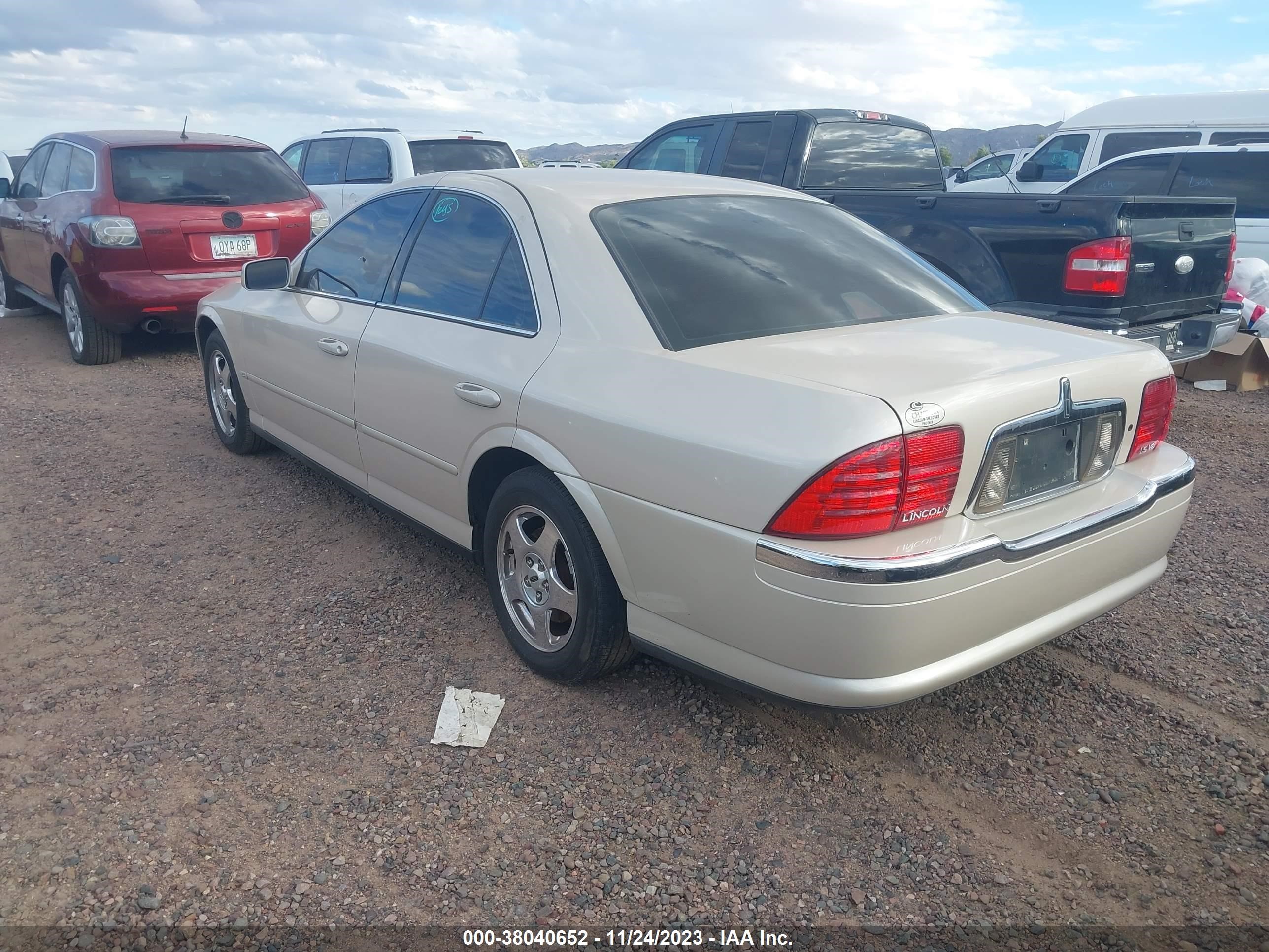 Photo 2 VIN: 1LNHM87A71Y678893 - LINCOLN LS 