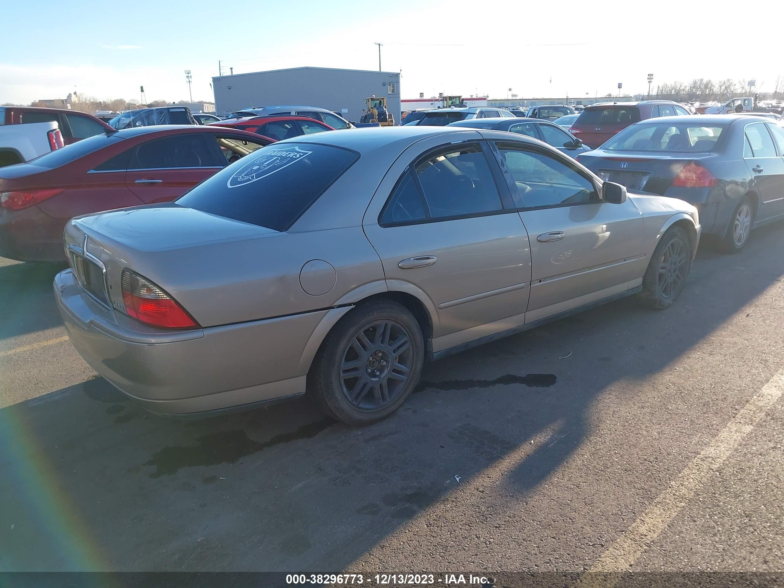 Photo 3 VIN: 1LNHM87A74Y653223 - LINCOLN LS 