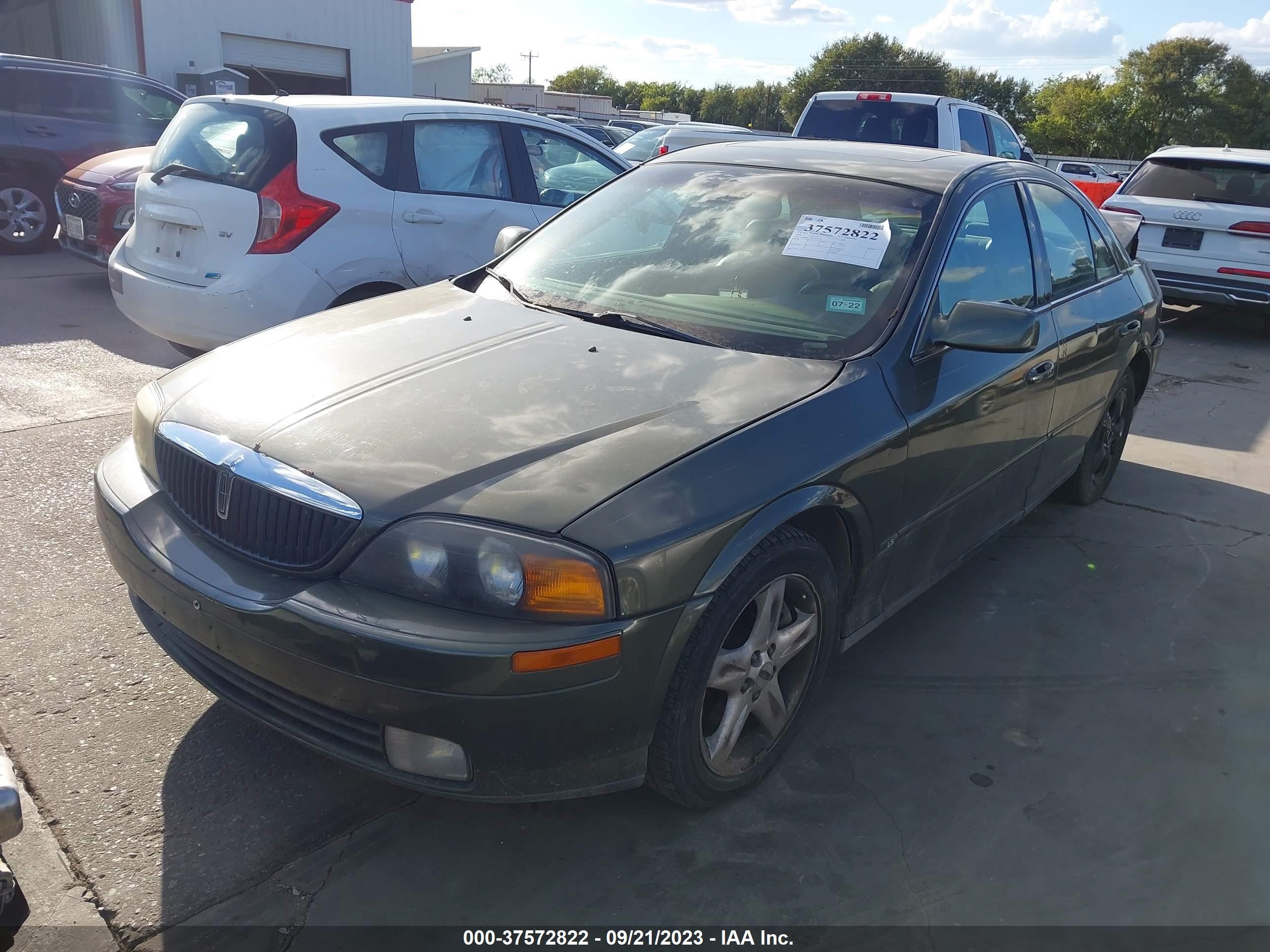 Photo 1 VIN: 1LNHM87A7YY897928 - LINCOLN LS 