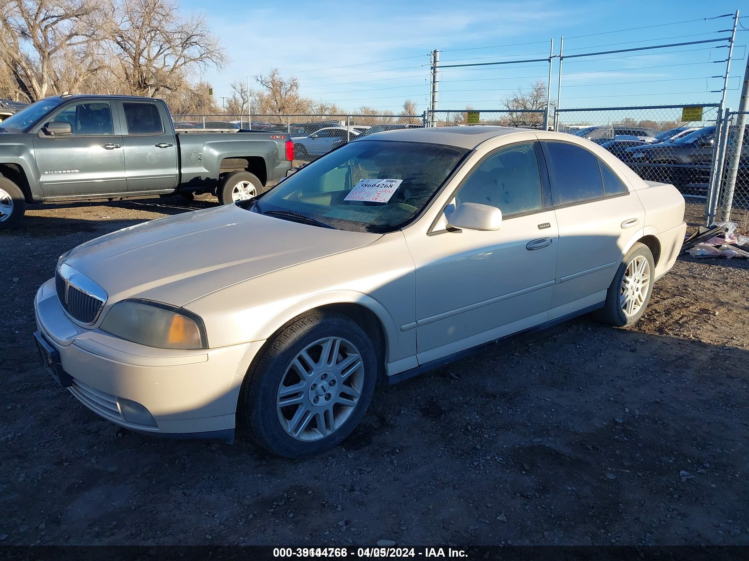 Photo 2 VIN: 1LNHM87A83Y690960 - LINCOLN LS 