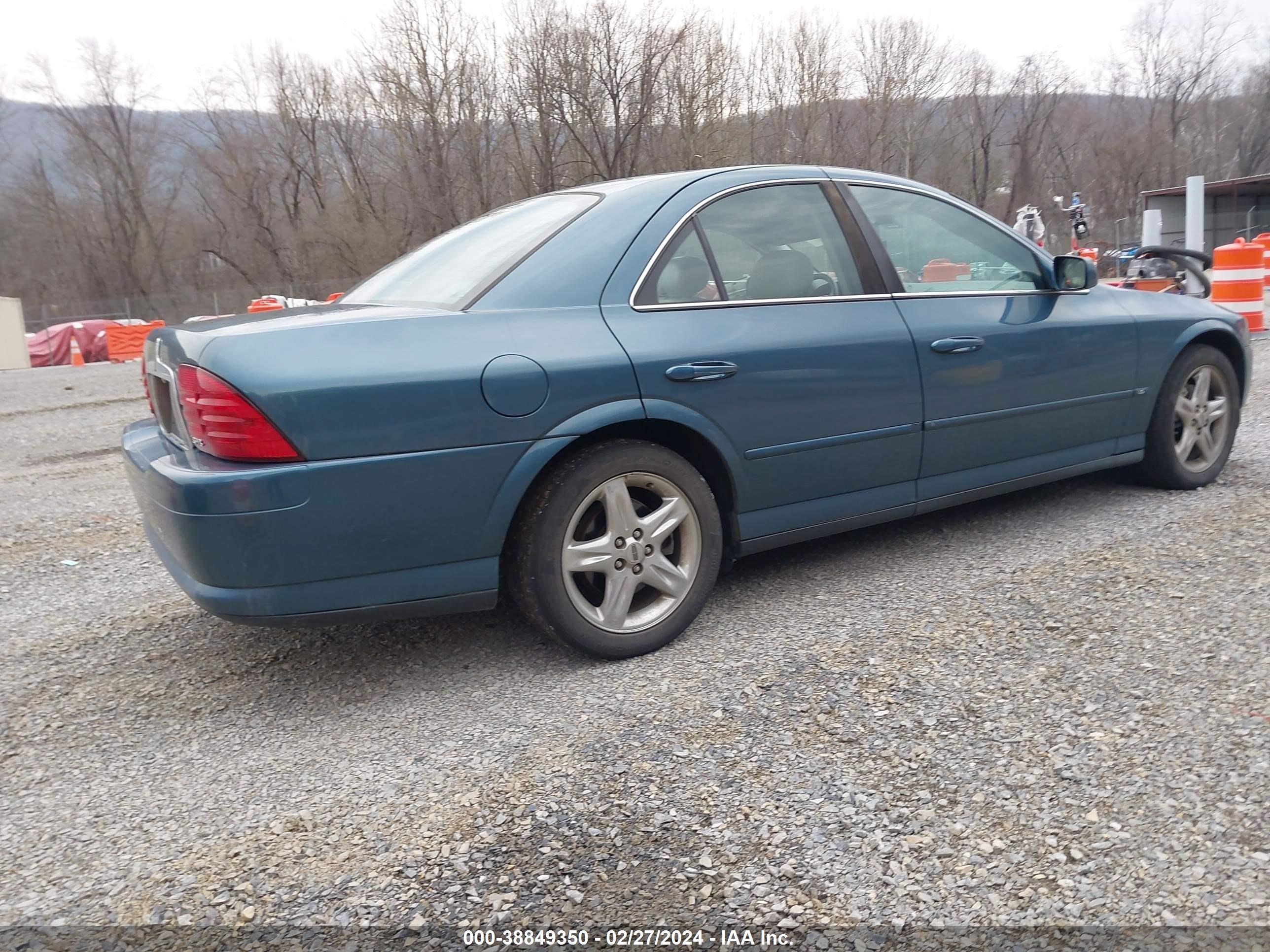 Photo 3 VIN: 1LNHM87A91Y731075 - LINCOLN LS 