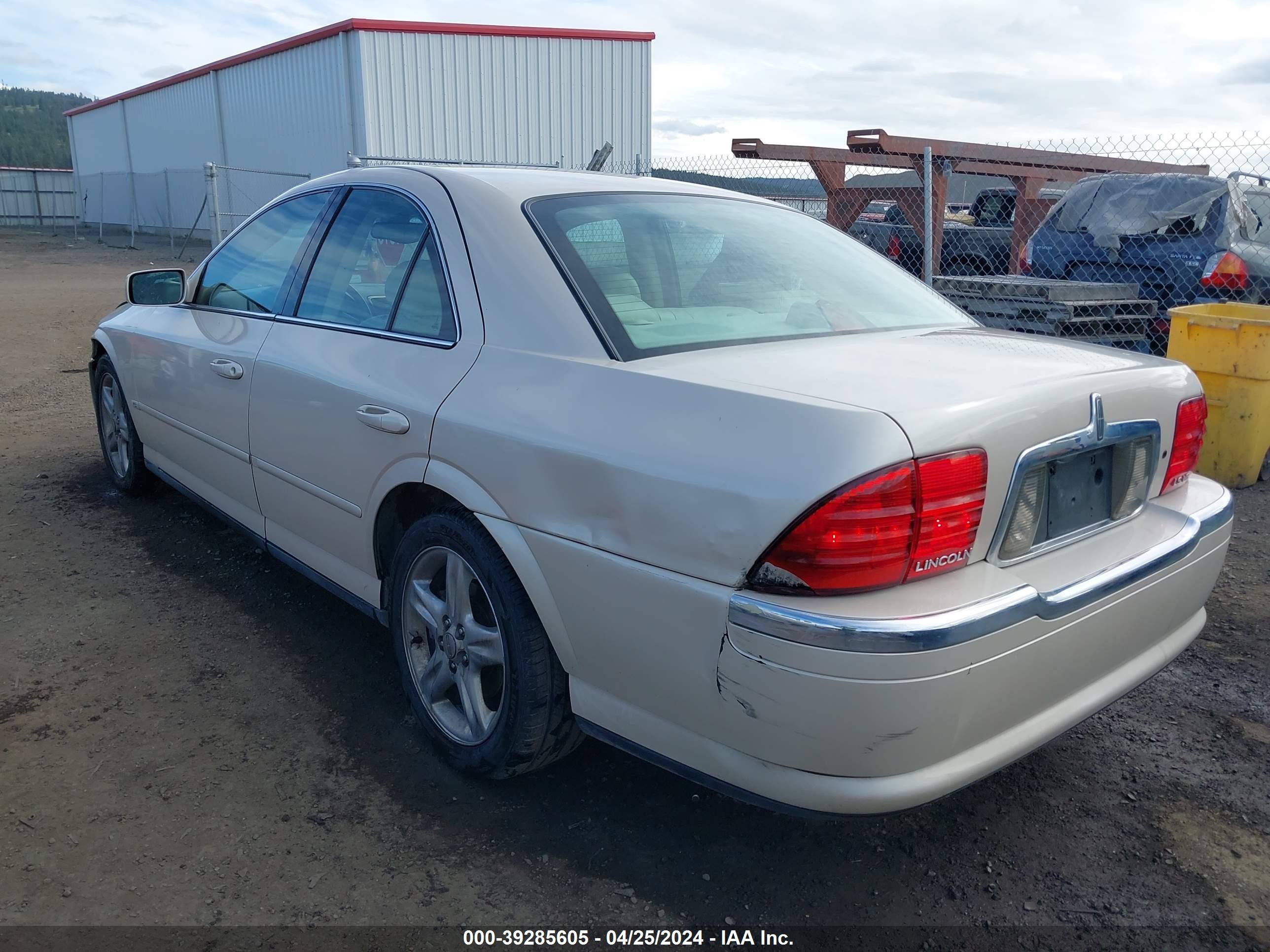 Photo 2 VIN: 1LNHM87AX1Y699415 - LINCOLN LS 