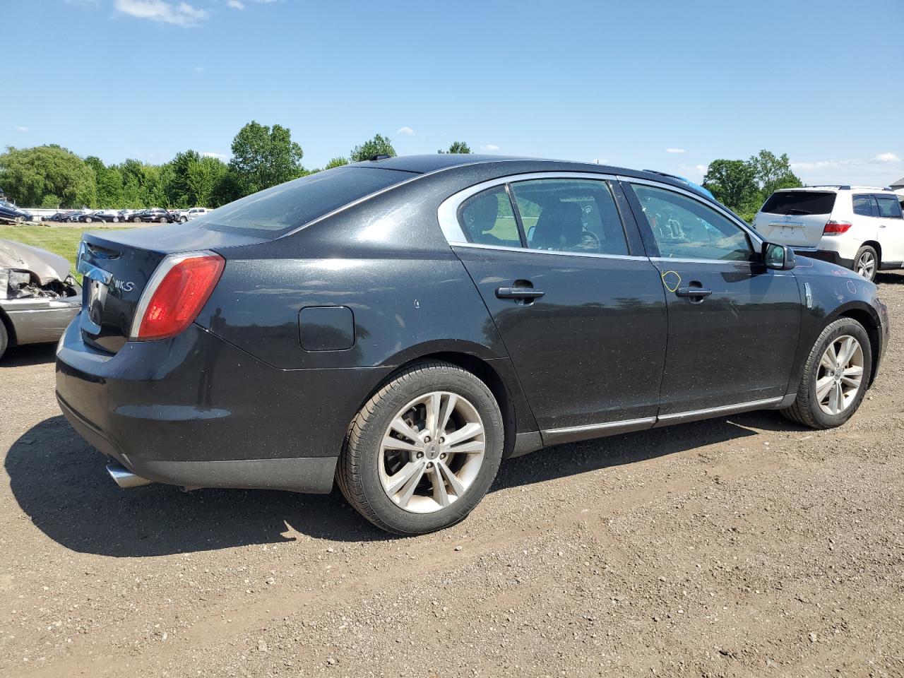 Photo 2 VIN: 1LNHM93R29G607846 - LINCOLN MKS 