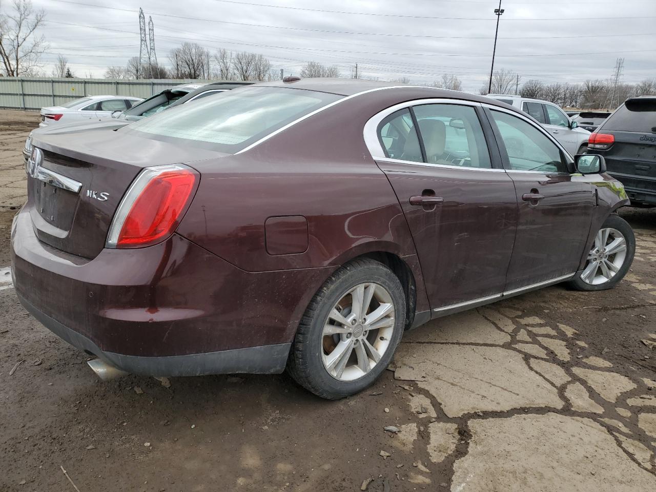 Photo 2 VIN: 1LNHM93R29G613307 - LINCOLN MKS 