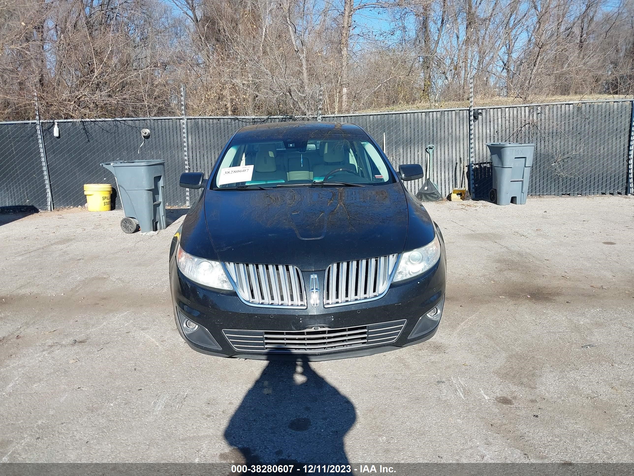 Photo 11 VIN: 1LNHM93R89G612243 - LINCOLN MKS 