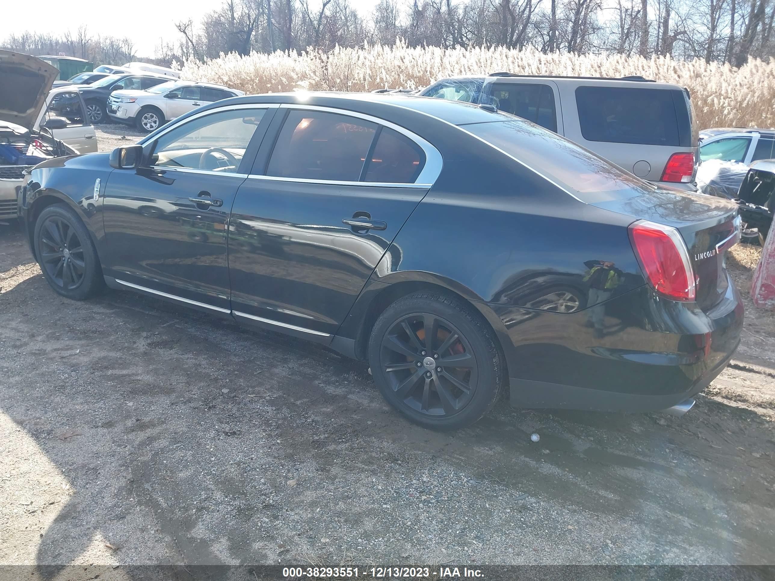 Photo 2 VIN: 1LNHM93R99G608038 - LINCOLN MKS 