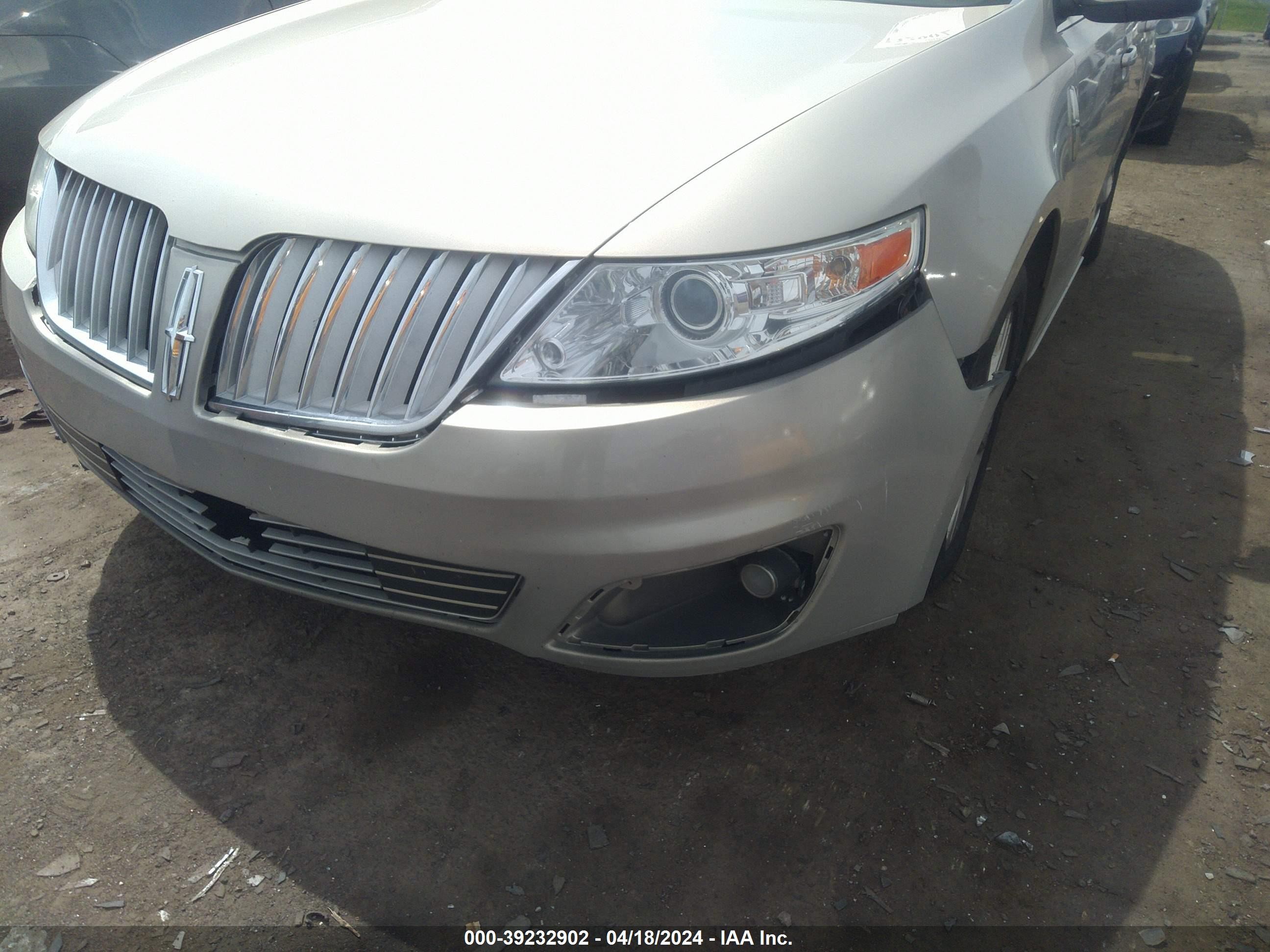 Photo 13 VIN: 1LNHM93R99G620609 - LINCOLN MKS 