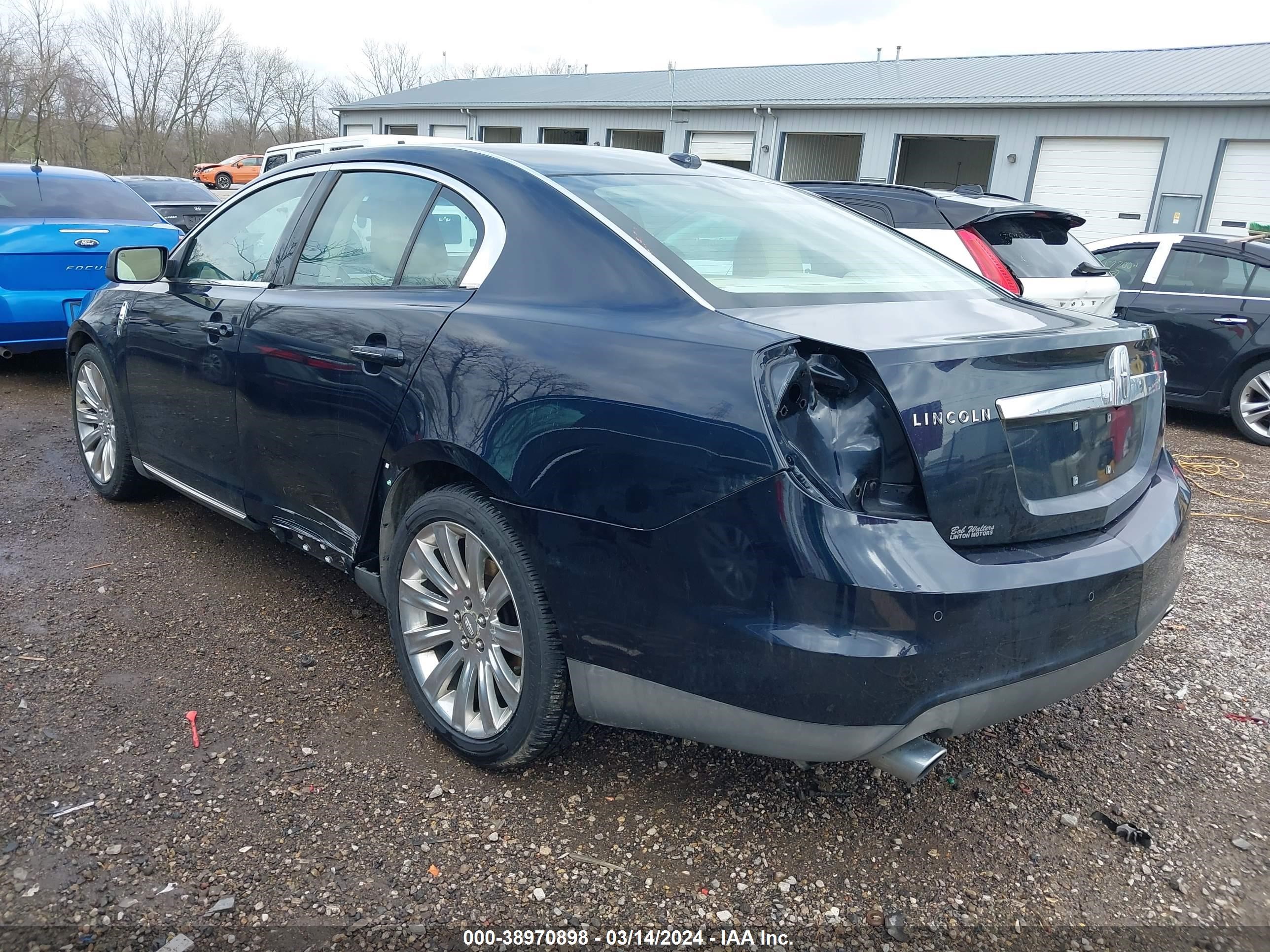 Photo 2 VIN: 1LNHM93RX9G609683 - LINCOLN MKS 